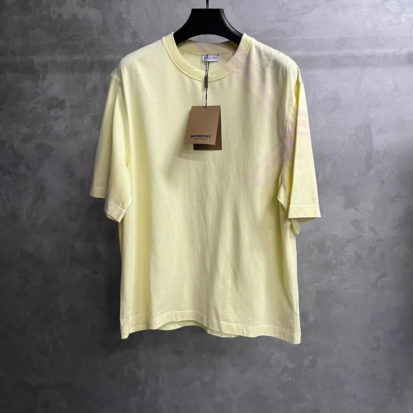 Burberry Burberry light yellow check crewneck short-sleeve tee XL Size US XL / EU 56 / 4 - 1 Thumbnail