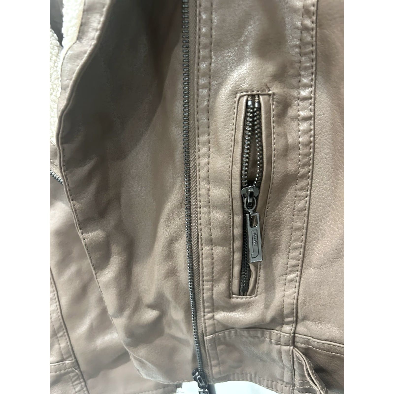Vintage NEW JouJou Pilot Brown Vegan Leather Faux Fur Motorcycle Jacket S Women Biker Short Zip Lined Buckle Zipper Regular Fit | Fall Spring Winter Size S / US 4 / IT 40 - 6 Thumbnail