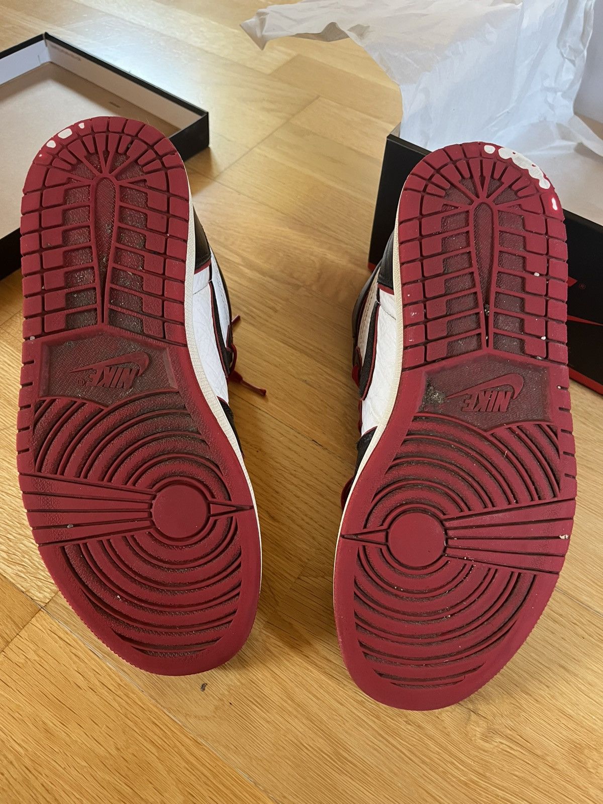 Jordan Brand × Nike Nike Air Jordan 1 Bloodline Size US 10 / EU 43 - 10 Thumbnail