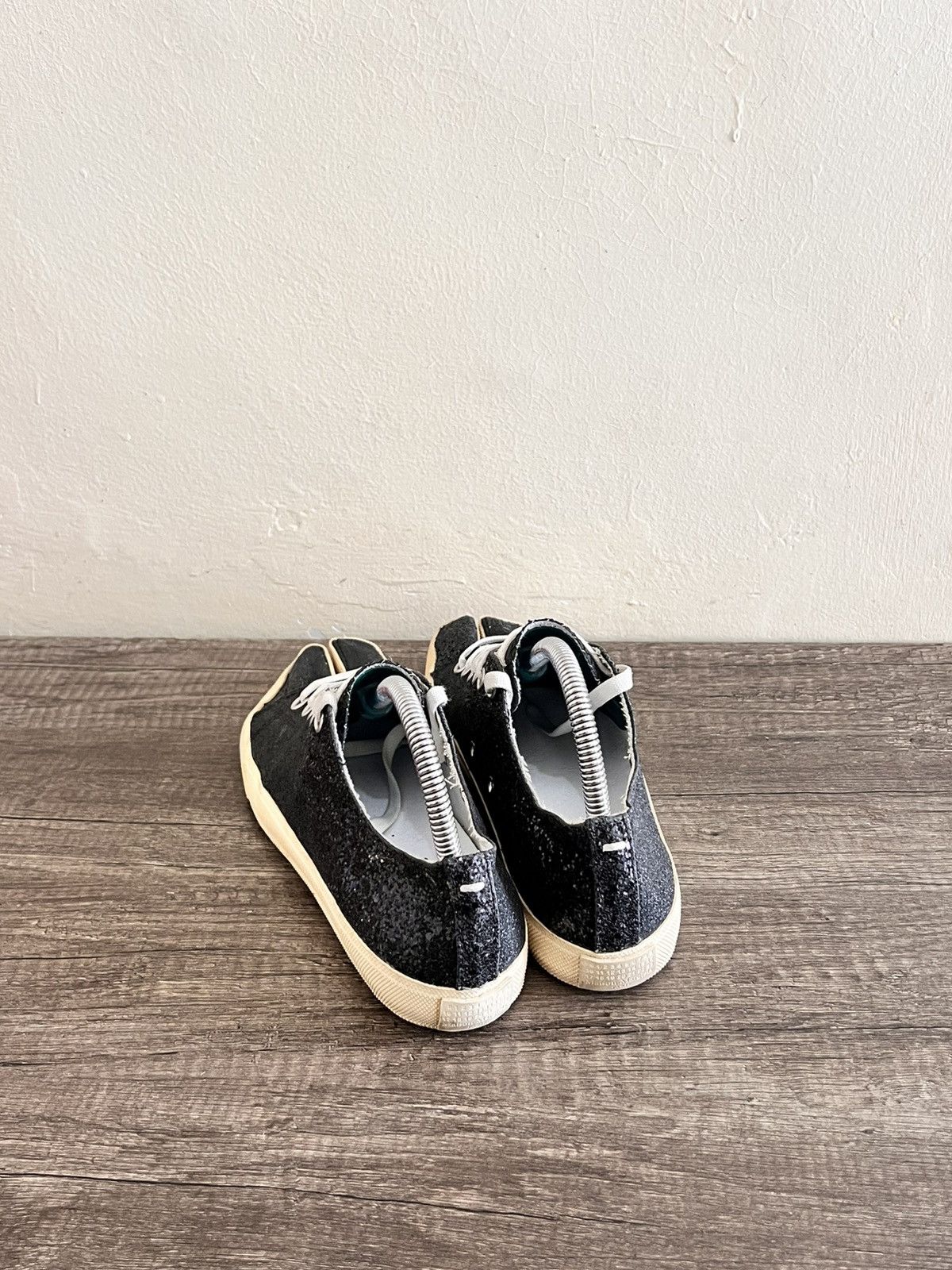 Maison Margiela Black Glitter Tabi Sneakers Size US 7 / IT 37 - 10 Thumbnail