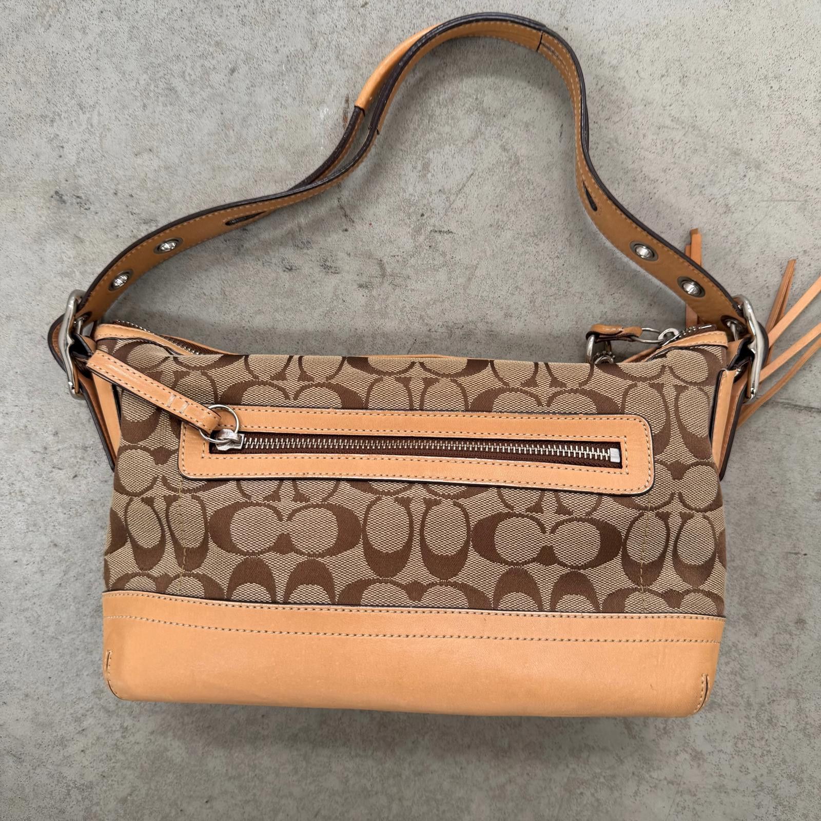 Coach Coach Hampton Baguette Leather Shoulder Bag Black Size ONE SIZE - 2 Thumbnail