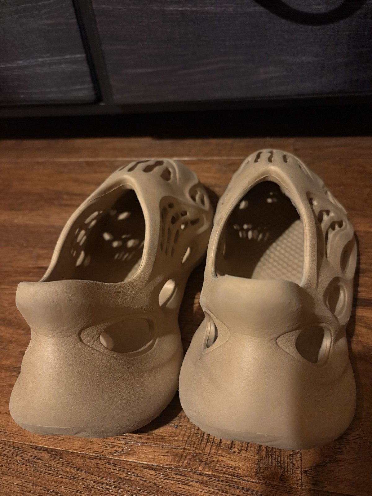 Yeezy YEEZY FOAM RNNR Size US 10 / EU 43 - 5 Thumbnail