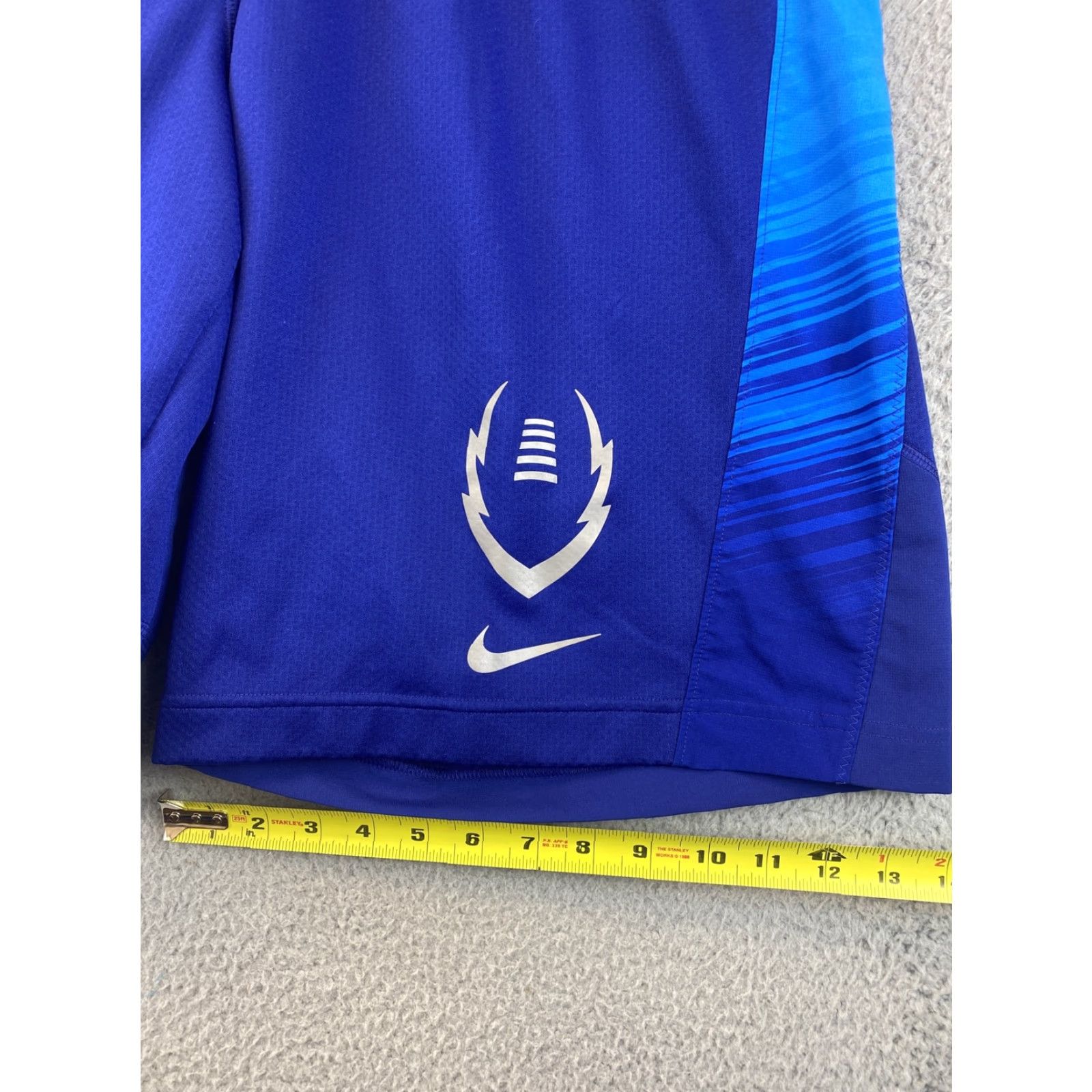 Nike Nike Dri-FIT Football Shorts Men's Large Athletic Blue Pockets 30x11 /85-13 Nike Dri-FIT Size US 33 - 7 Thumbnail