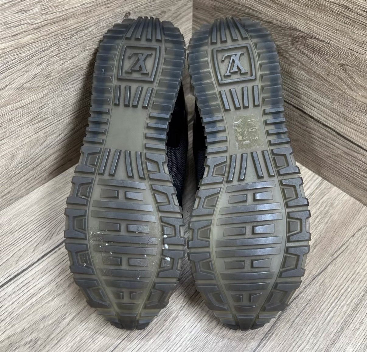 Louis Vuitton LV Run Away Black Sneakers J41 Size US 6.5 / IT 36.5 - 5 Thumbnail