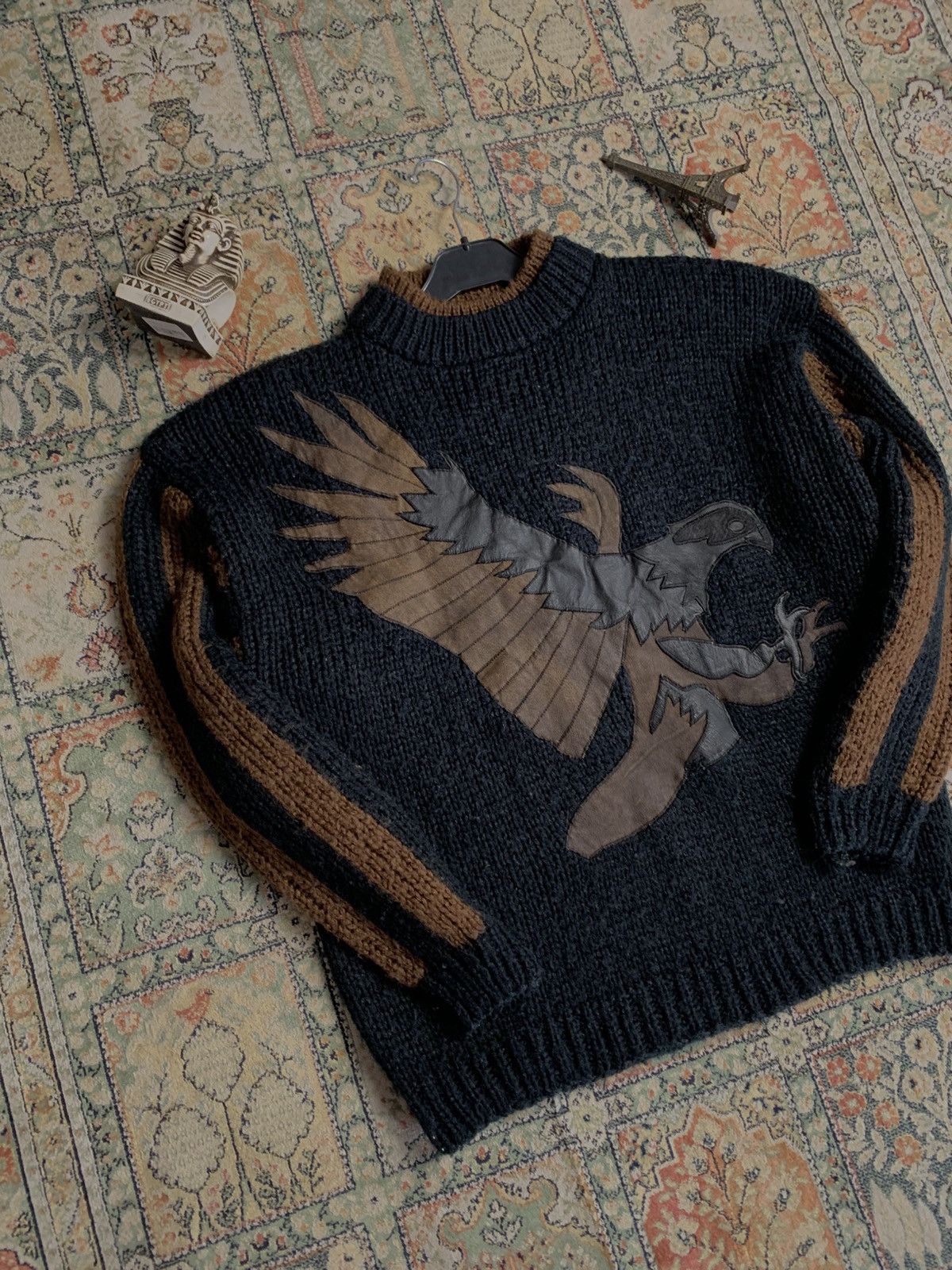 Japanese Brand × Other × Vintage Vintage Street Scenes Korean sweater Eagle leather logo ! Size US M / EU 48-50 / 2 - 3 Thumbnail