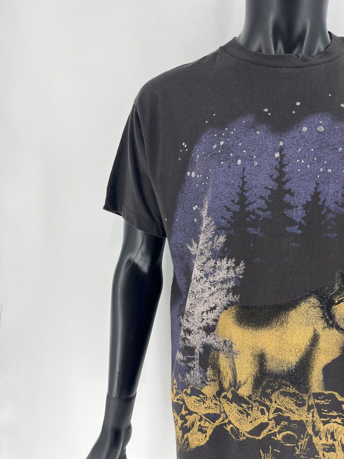 Levi's × Vintage Vintage Levi’s Wolf T-Shirt Nature Tee Boxy Size US S / EU 44-46 / 1 - 6 Thumbnail