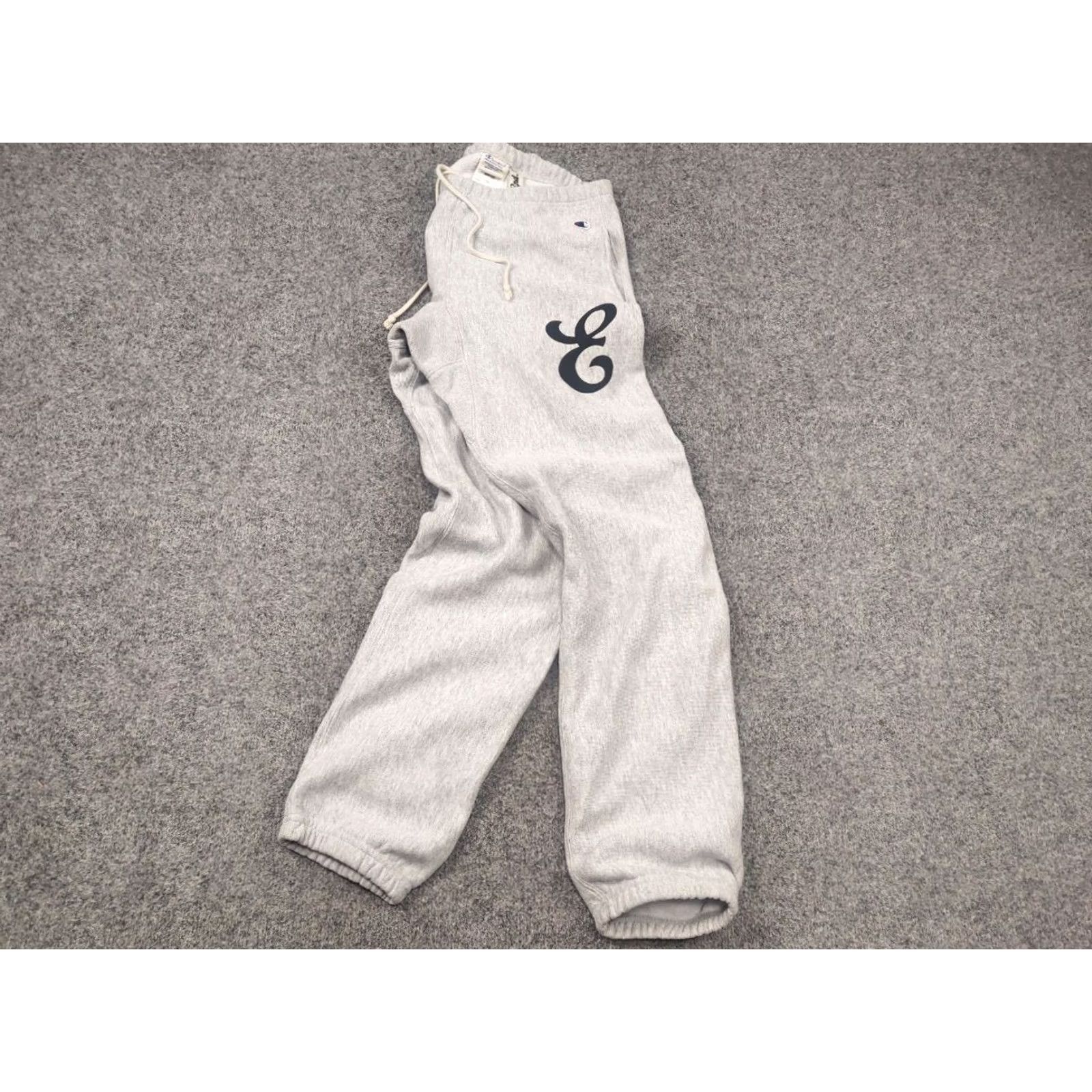 Champion Champion Sweat Pants for Men M Gray Cotton Big Logo Logo Pattern Old School Style Straight Fit Size US 31 - 4 Thumbnail