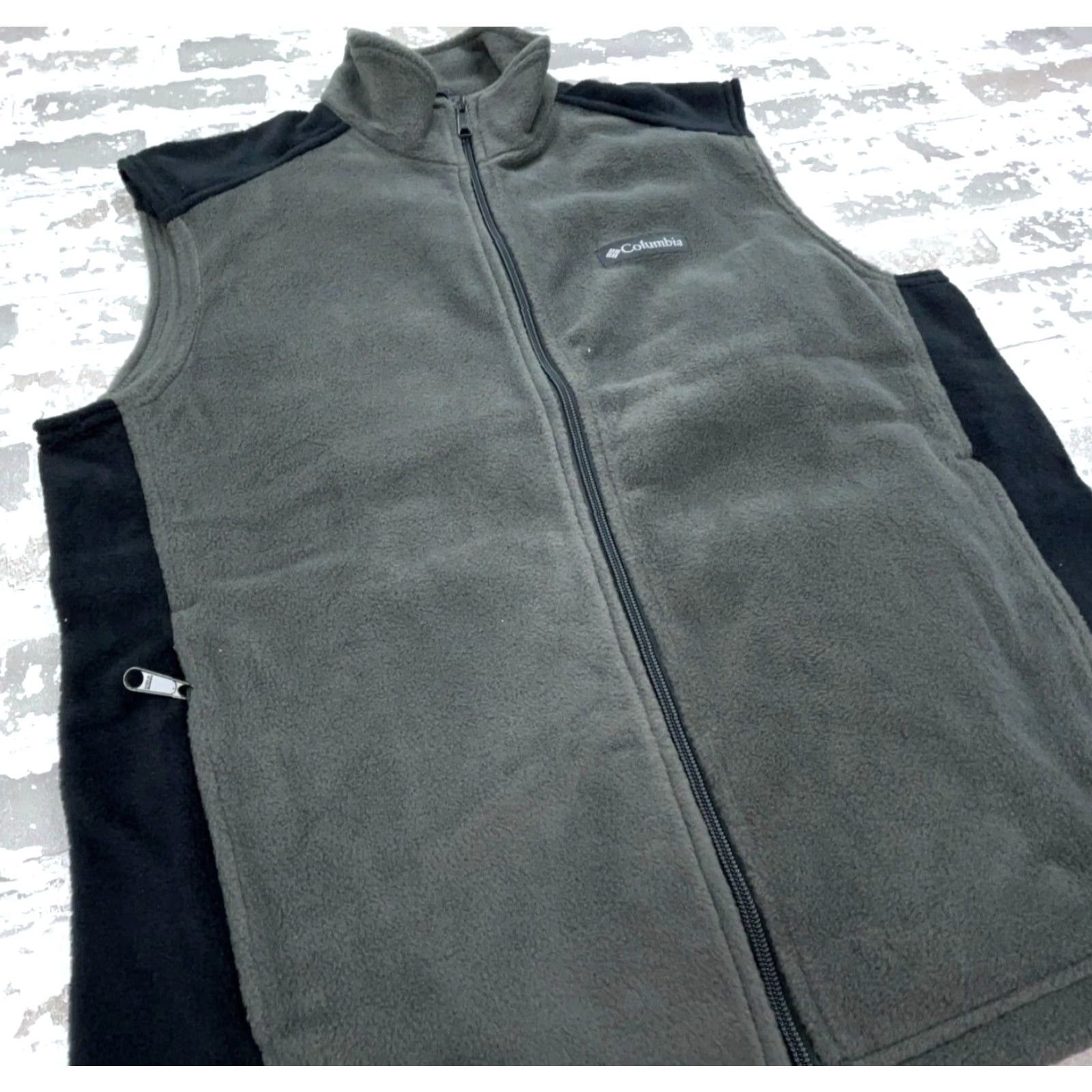 Layer 8 Columbia Vest Men M Gray Black Fleece Full Zip Outdoor Hiking Size US M / EU 48-50 / 2 - 4 Thumbnail