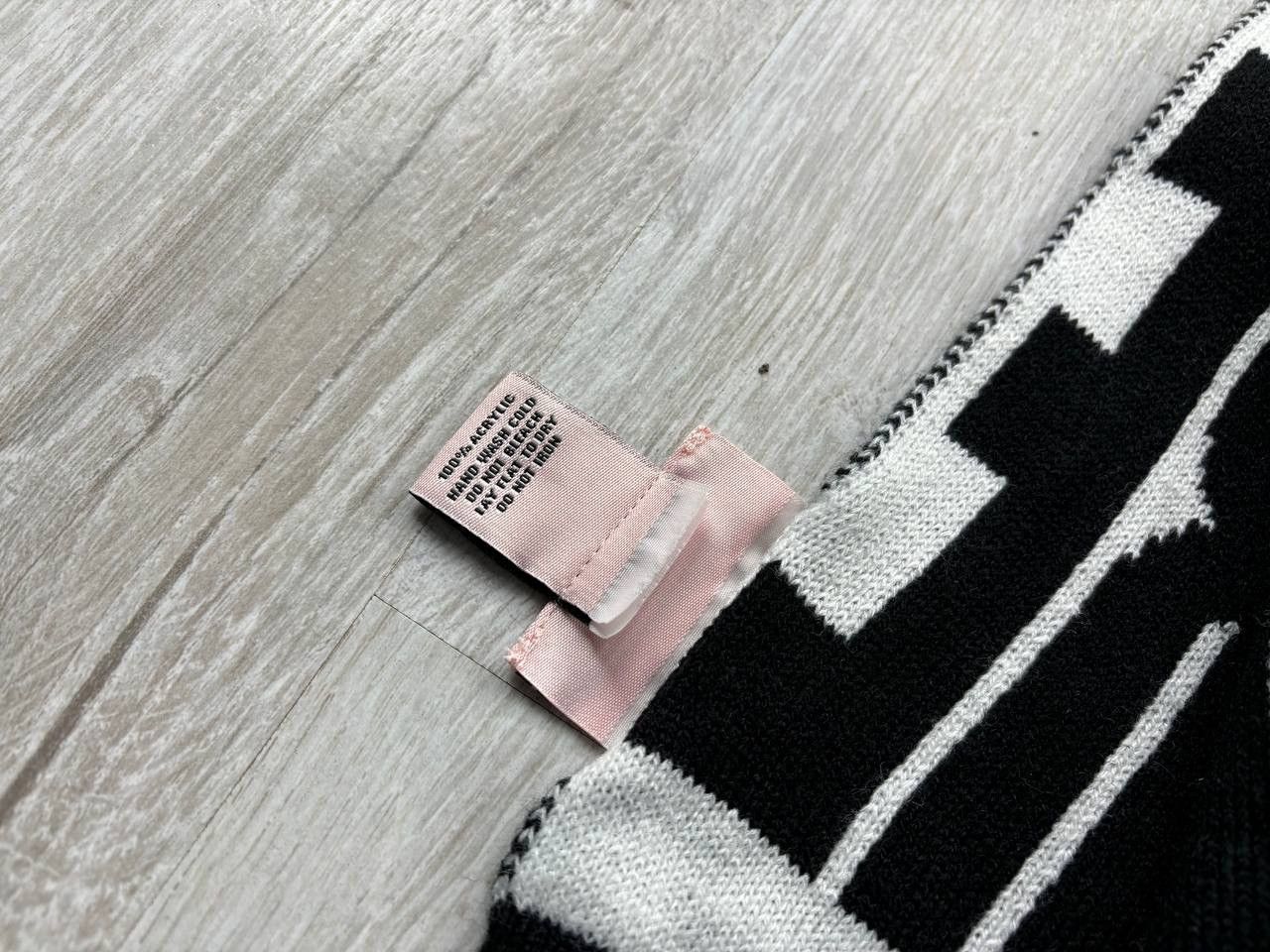 Designer × Japanese Brand × Juicy Couture Womens scarf Juicy Couture Size ONE SIZE - 6 Thumbnail
