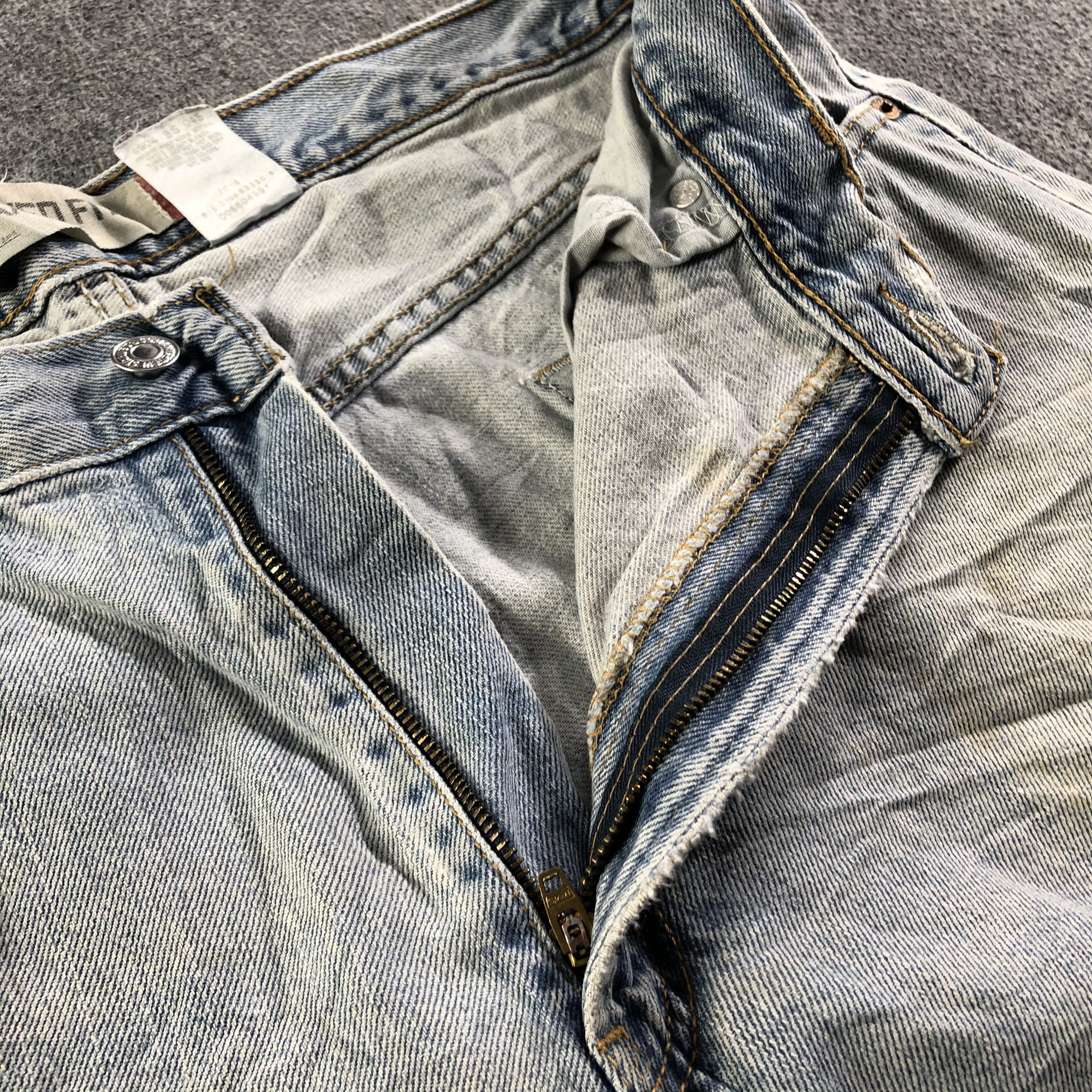 Levi's Vintage Light Wash Levis 550 Jeans-J3290 Size US 35 - 8 Thumbnail