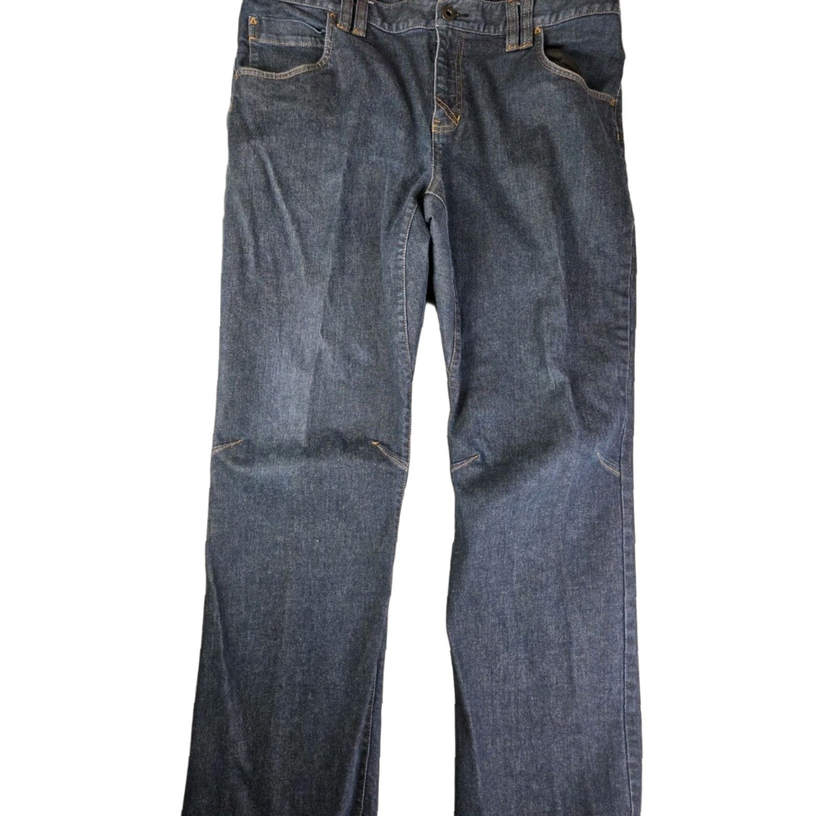 Eddie Bauer Eddie Bauer Jeans Men's 38X31 Dark Blue Relaxed Straight 5-Pocket Denim Cotton Button Zip Inseam 31"} Size US 38 / EU 54 - 1 Thumbnail