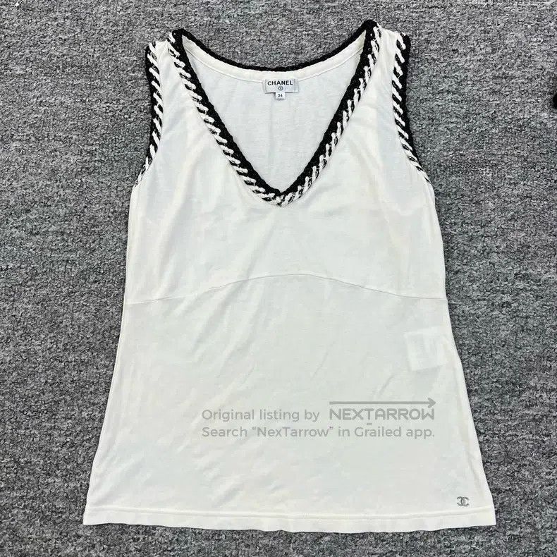 Chanel Chanel White neckline silver silk trim vest Size XXS / US 00 / IT 34 - 1 Thumbnail