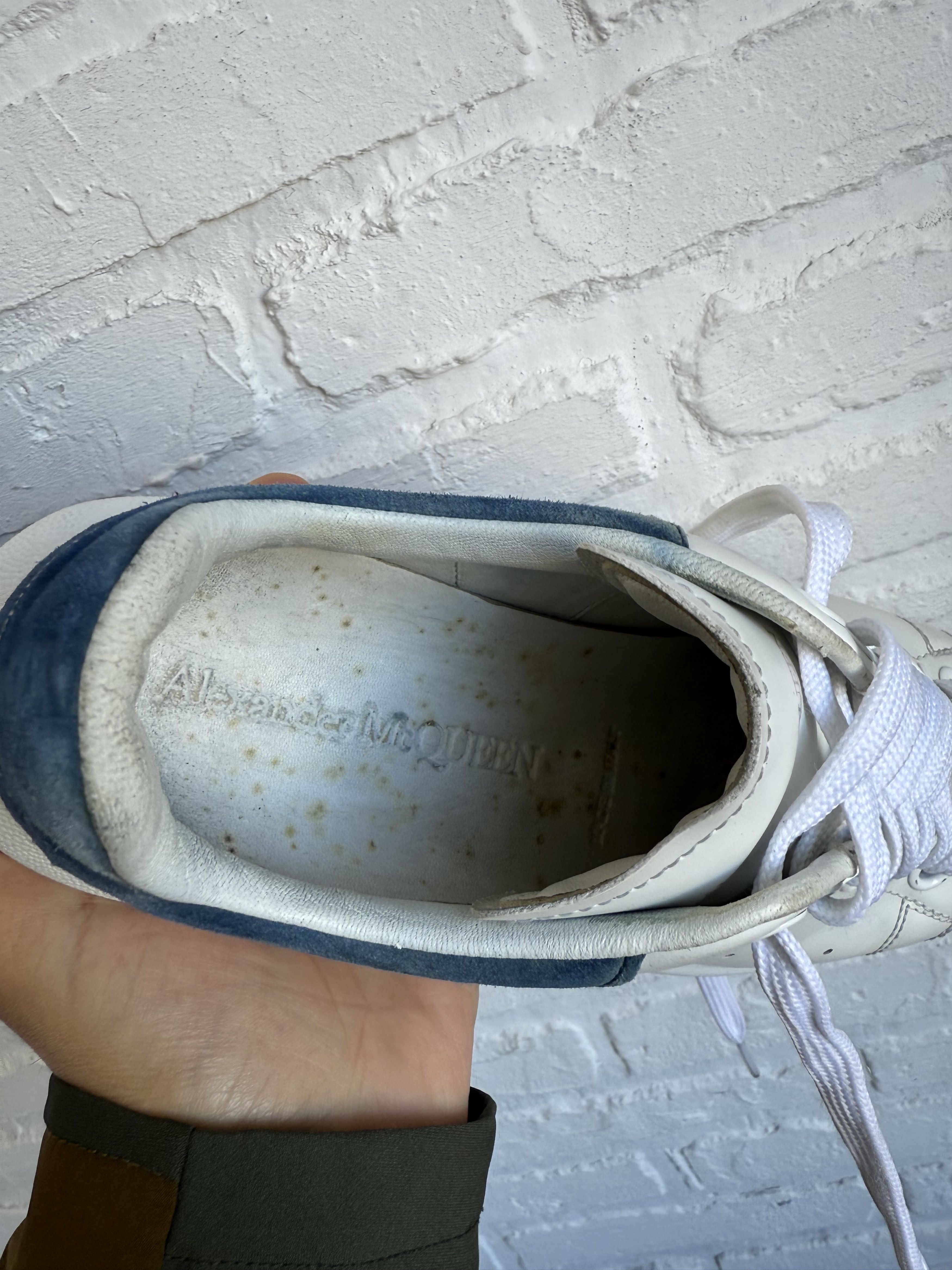 Alexander McQueen Alexander McQueen oversized sneakers white navy Size US 7 / IT 37 - 5 Thumbnail