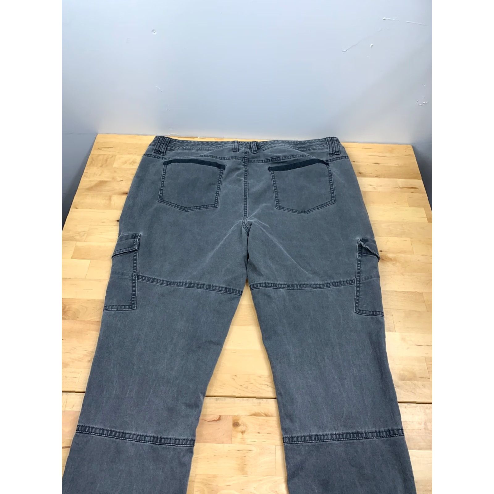 Mountain Khakis Mountain Khakis Womens Slim Fit Joggers Gray 34x26 Pants Regular Inseam 26 Jogger Womens Gray Slimming Mountain Khakis 90s? Size 24" / US 00 / IT 34 - 3 Thumbnail