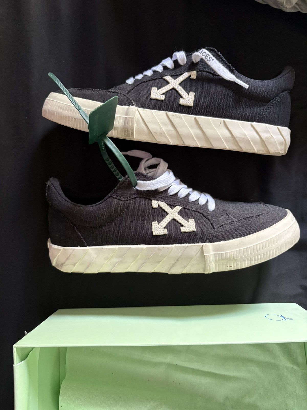 Off-White Off- White Low Vulcanized Size US 8 / EU 41 - 1 Thumbnail