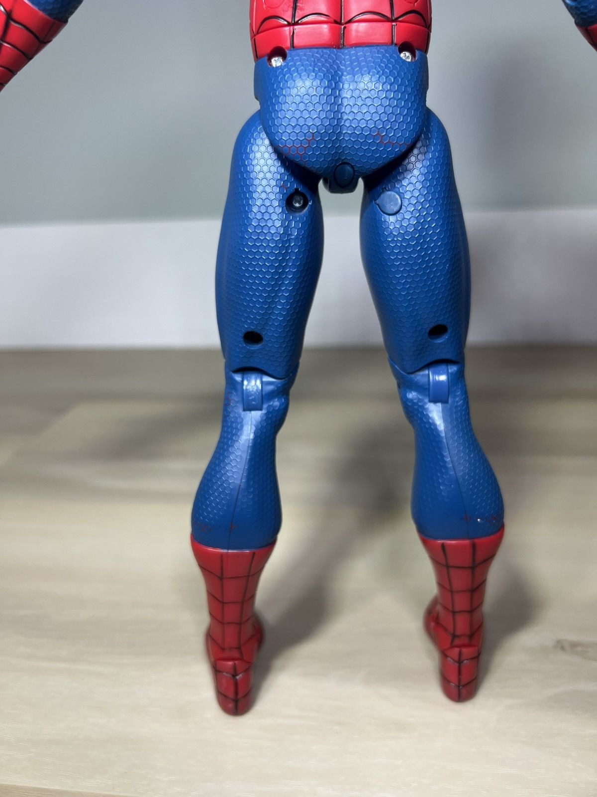 Marvel Comics SPIDER-MAN 14” WEB SLING SOUND Action Figure Articulated Size ONE SIZE - 6 Thumbnail