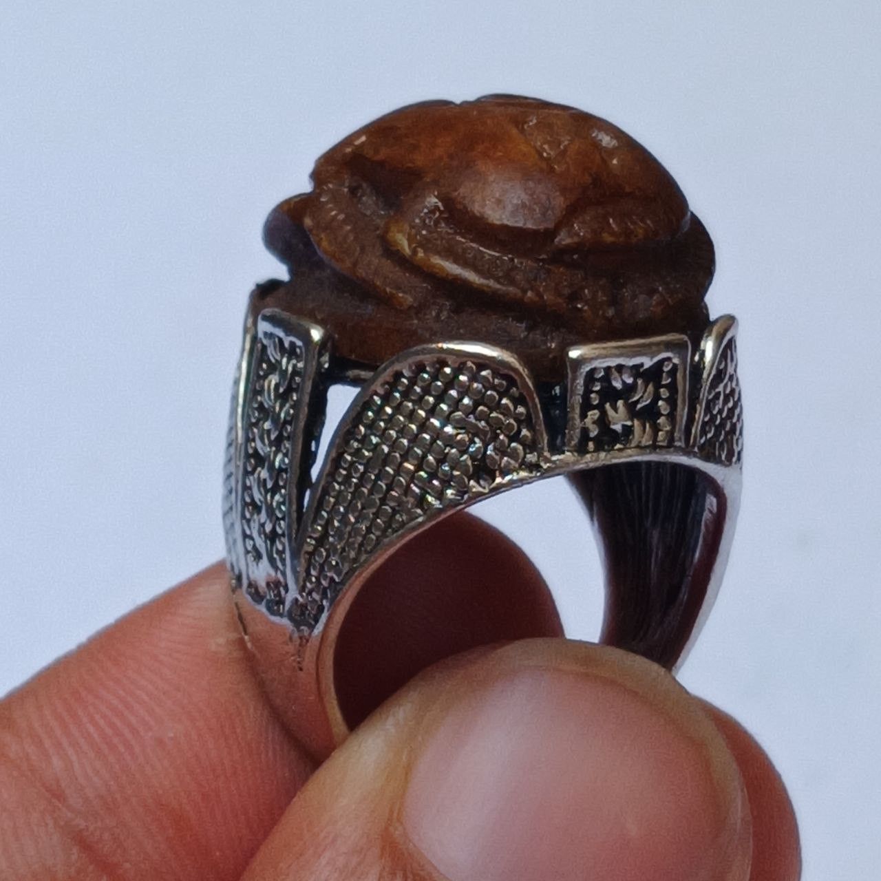 Sterling Silver Silver-plated vintage ring with carved brown stone, Size ONE SIZE - 6 Thumbnail