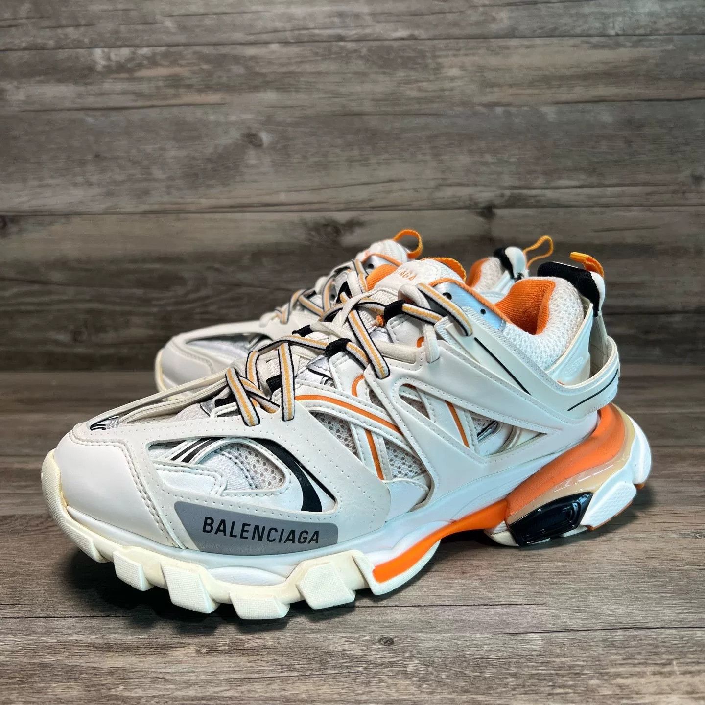 Balenciaga Balenciaga White Lowtop Sneakers 40 Men Size US 7.5 / EU 40-41 - 1 Thumbnail