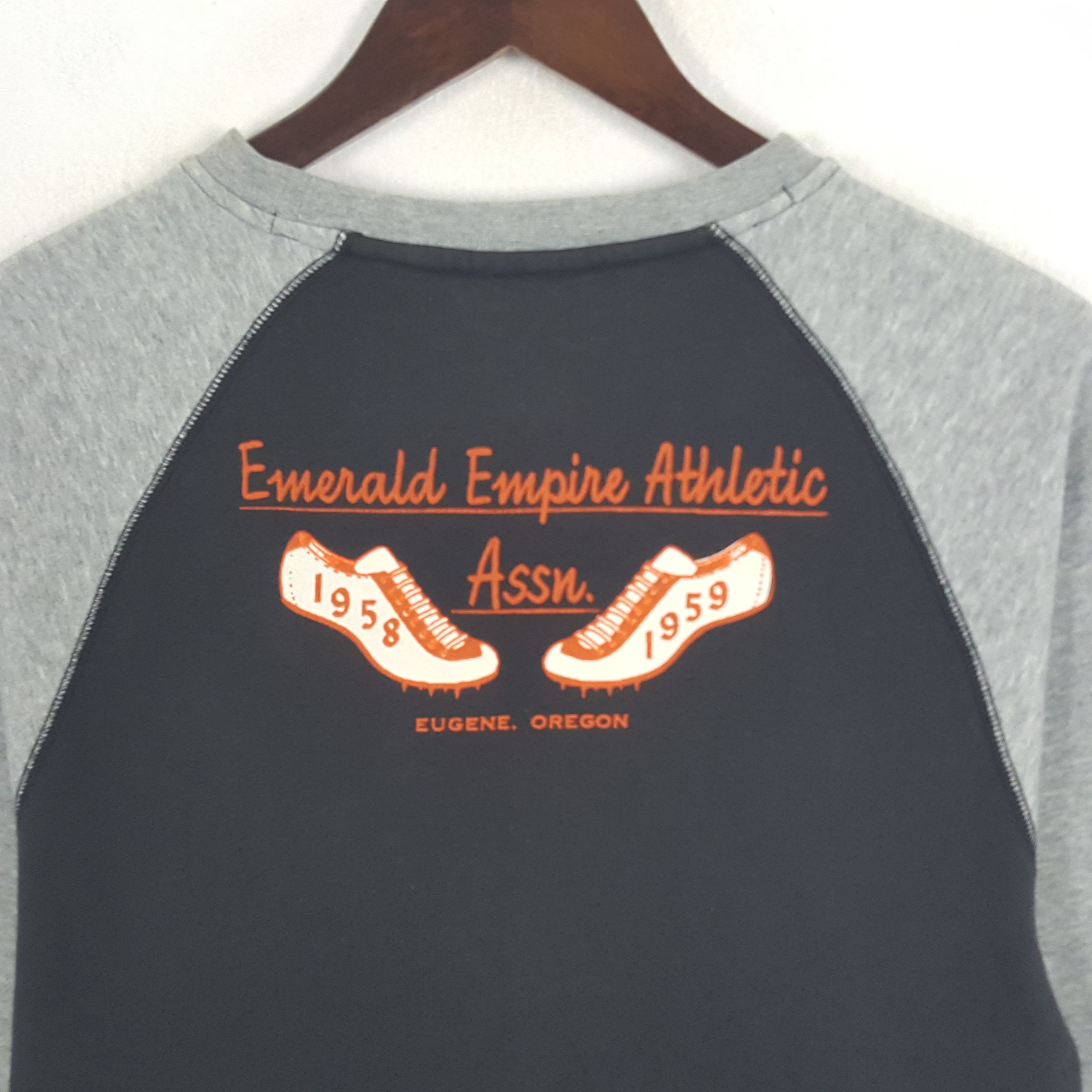 Nike × Vintage Vintage Nike Emerald Empire Athletic Tshirt Size US S / EU 44-46 / 1 - 2 Thumbnail