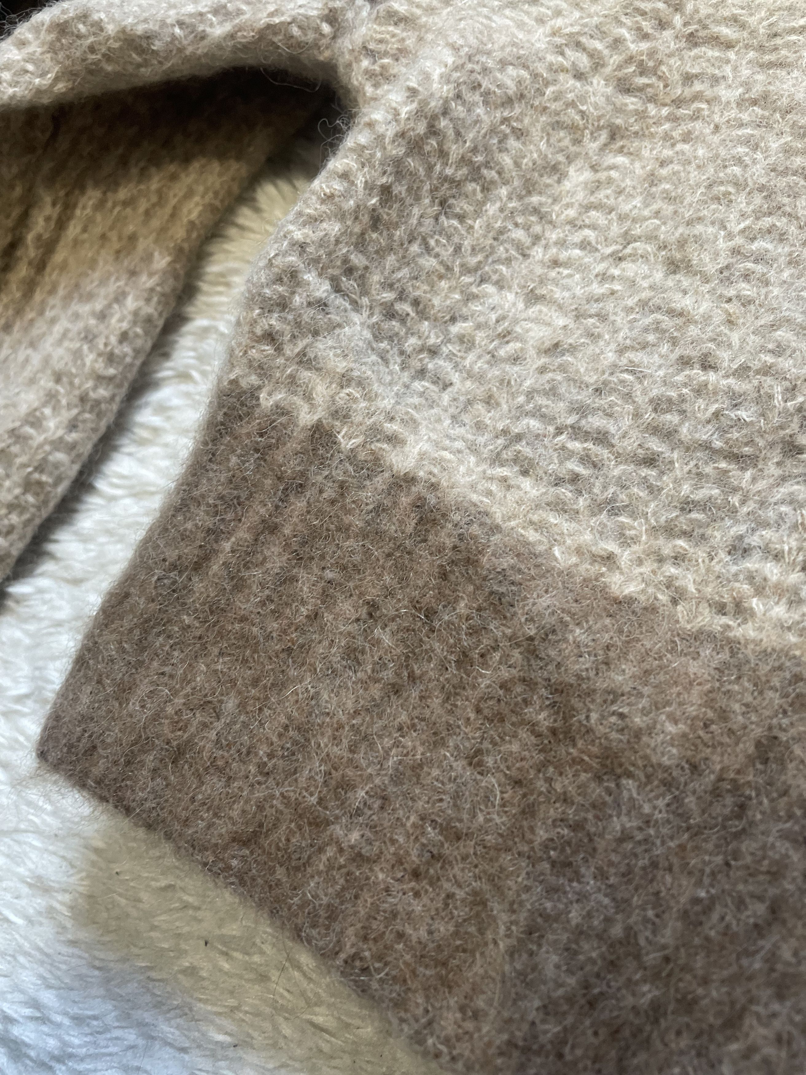 Aritzia Cropped Alpaca Wool Sweater Size XXS / US 00 / IT 34 - 2 Thumbnail