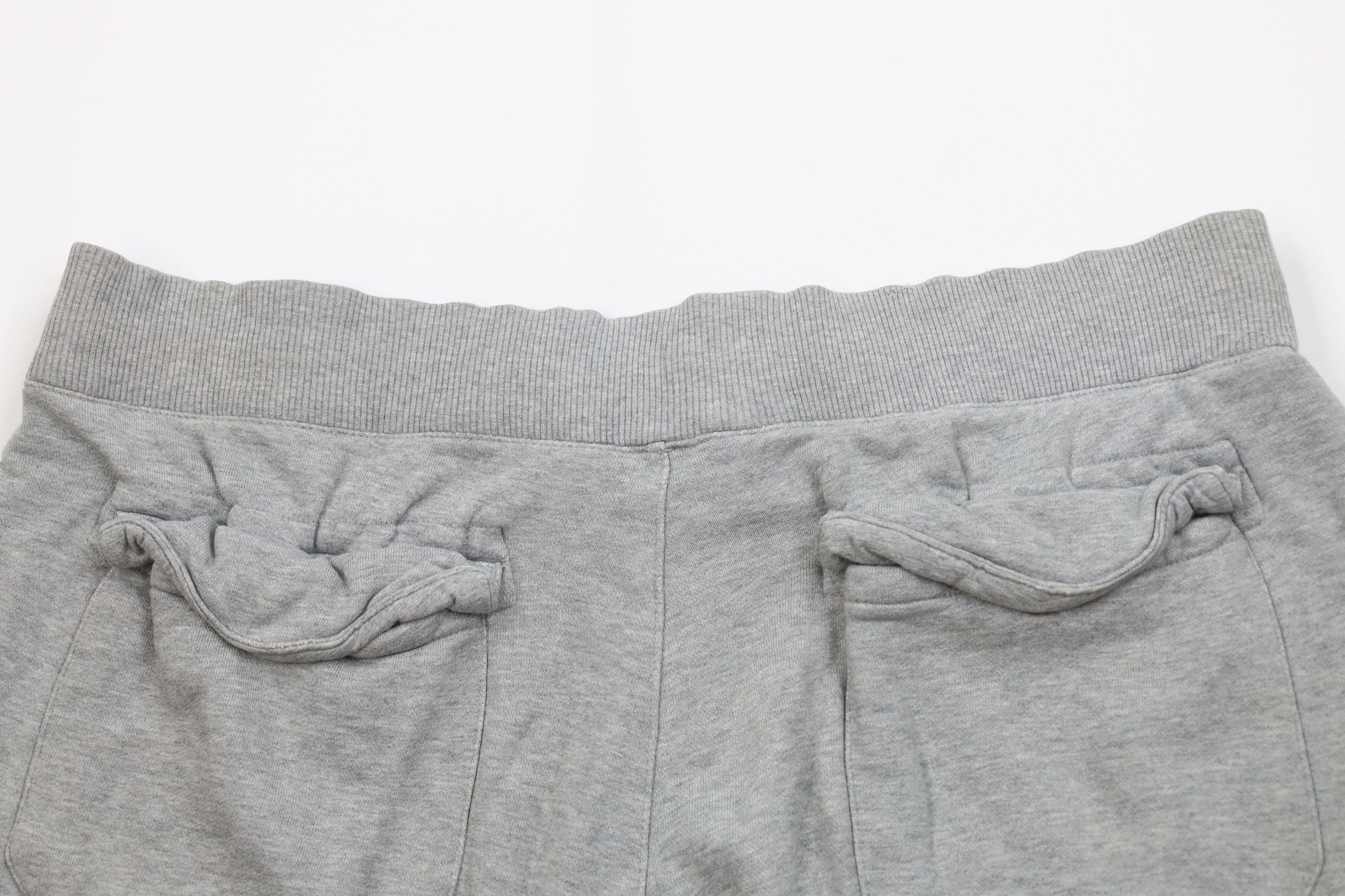 Nike Vintage Nike Mini Swoosh Heavy French Terry Cargo Shorts Size US 36 / EU 52 - 12 Thumbnail