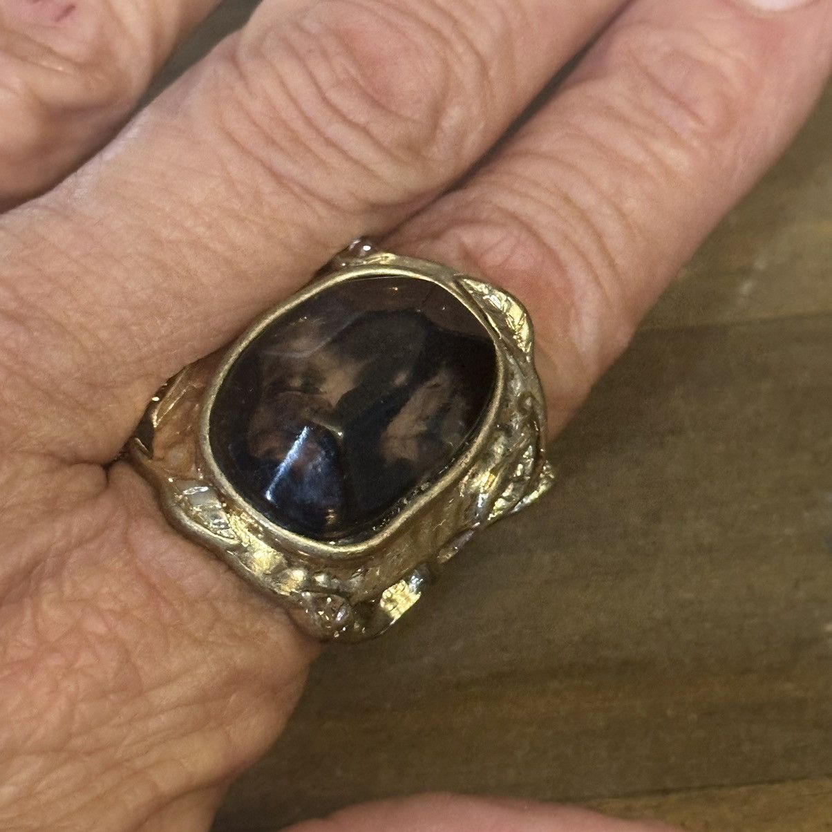 Other Large ornate black stone ring Size ONE SIZE - 3 Thumbnail