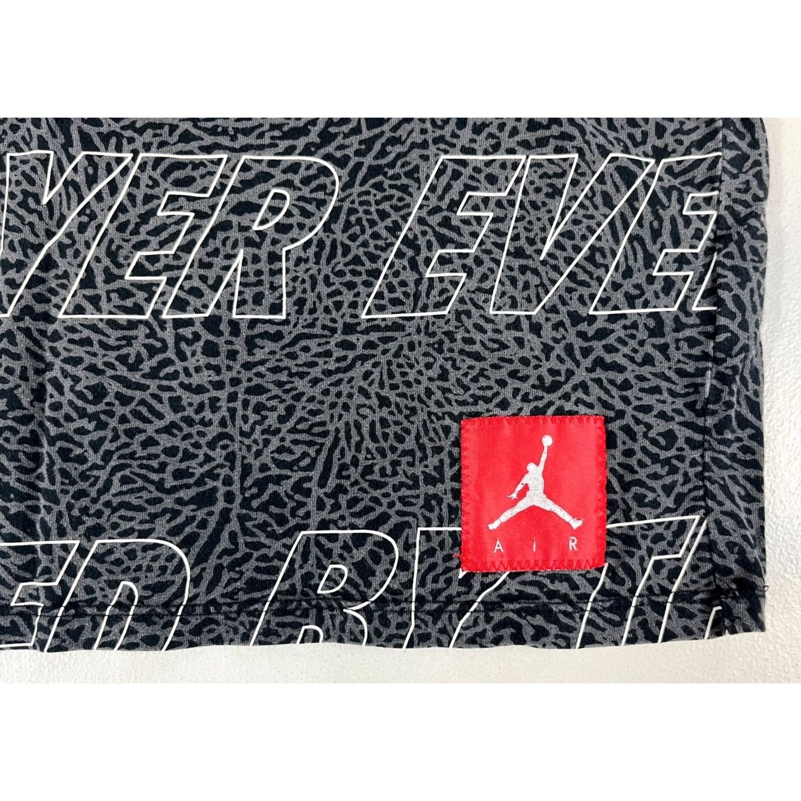 Jordan Brand Air Jordan Men's T-Shirt Sleeve Short Elephant Print Crew Neck Sz S Gray Cotton T-Shirt Mens Simple Tee Size US S / EU 44-46 / 1 - 4 Thumbnail