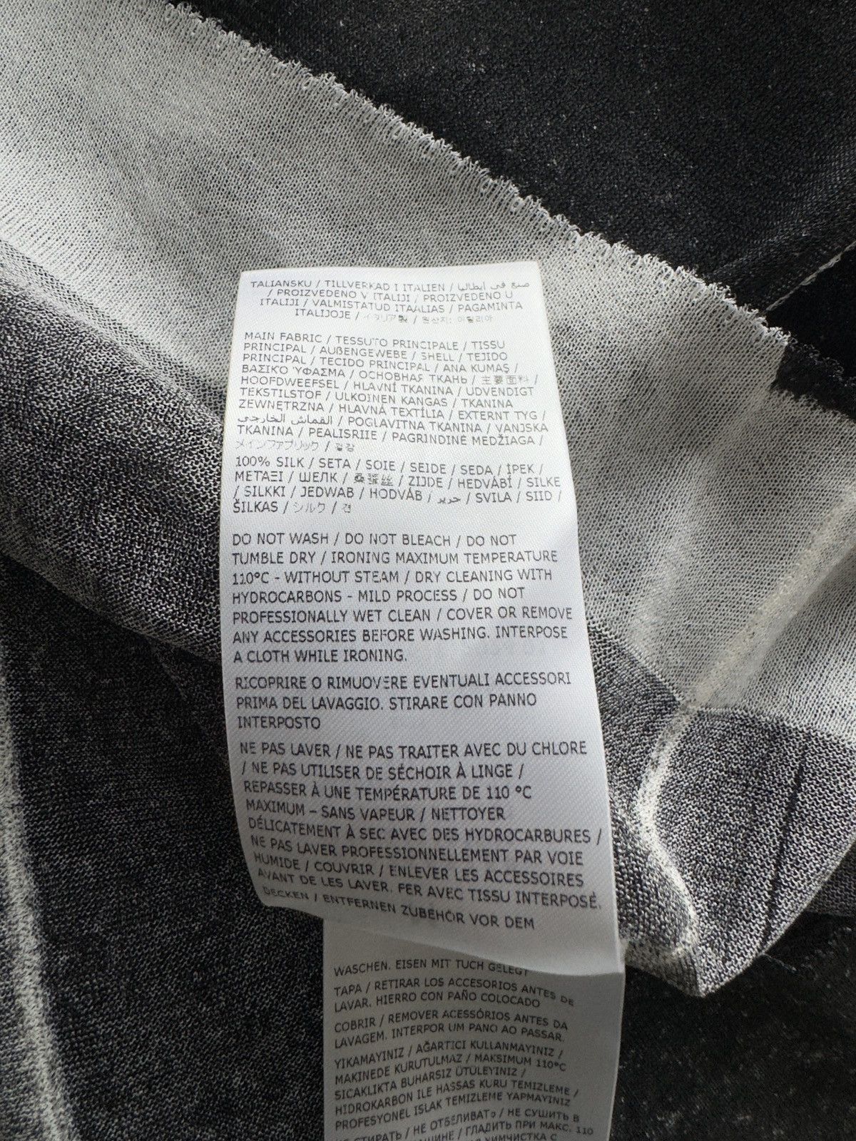 Maison Margiela $1990 Maison Margiela Silk Serigraphic Skirt Size 26" / US 2 / IT 38 - 13 Thumbnail