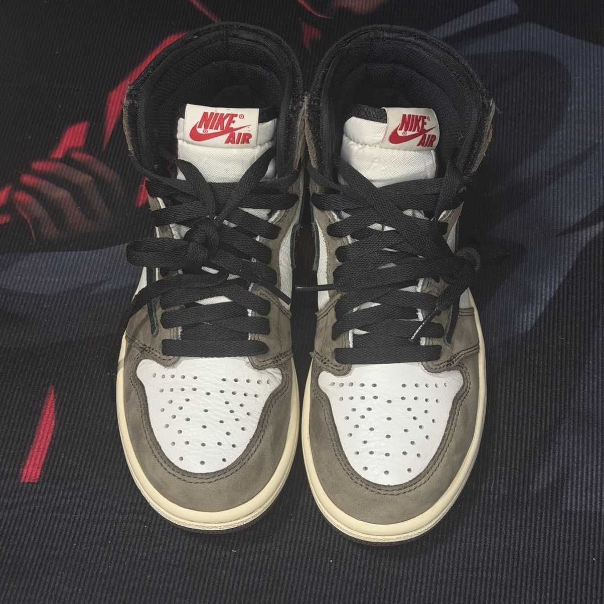 Jordan Brand × Travis Scott Jordan 1 High OG Travis Scott Dark Mocha Size US 5 / EU 37 - 4 Thumbnail