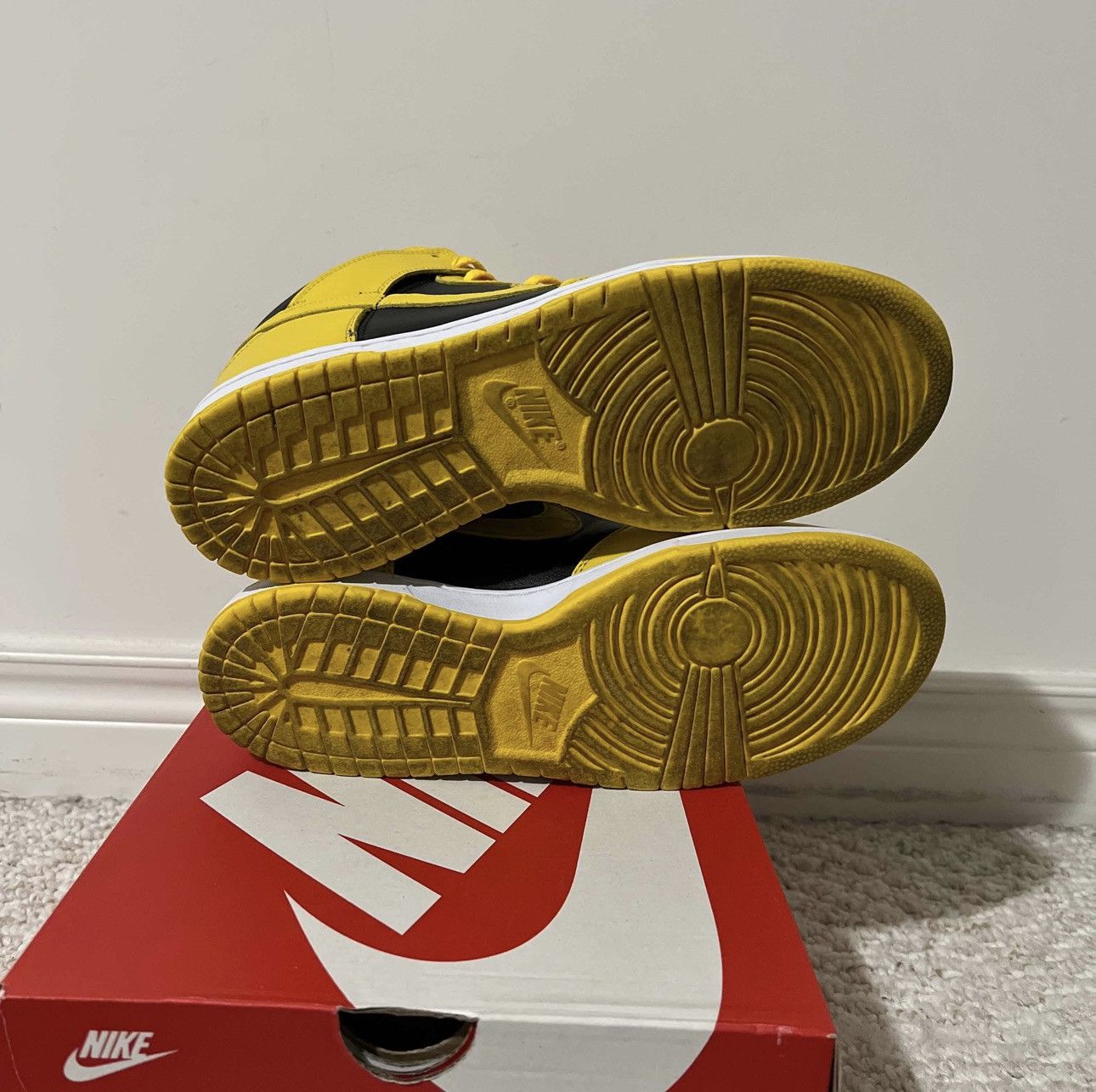 Nike Nike Dunk High Iowa 2020 Size US 10.5 / EU 43-44 - 5 Thumbnail