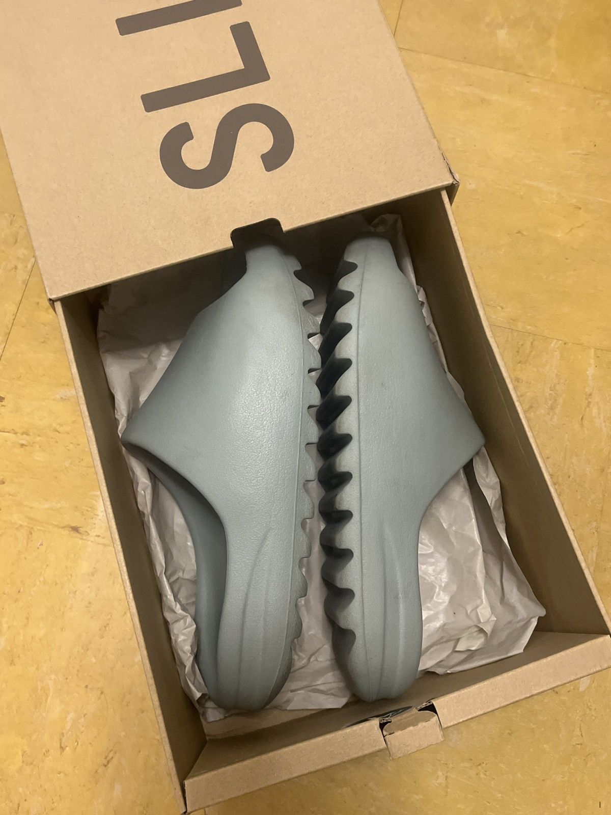 Yeezy Yeezy Salt Slides Size US 11 / EU 44 - 1 Thumbnail