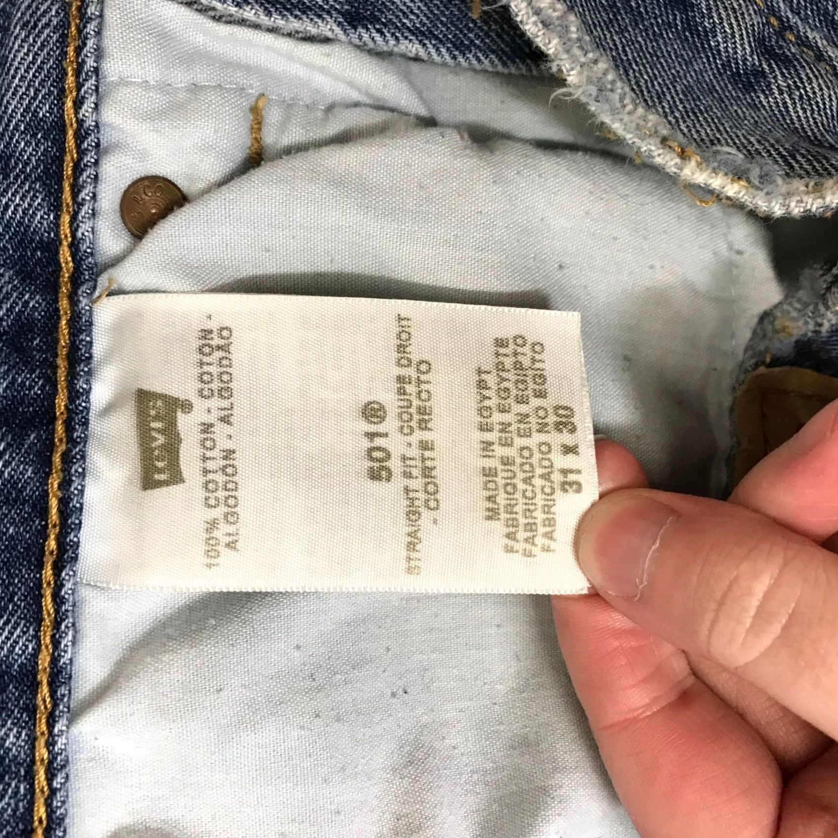 Levi's Levi's 501 Cutoff Denim Shorts Medium Wash Blue Button Fly 31 Womens Regular 2in Inseam Casual Bohemian 90s Vintage Not N/A Size 24" / US 00 / IT 34 - 7 Thumbnail