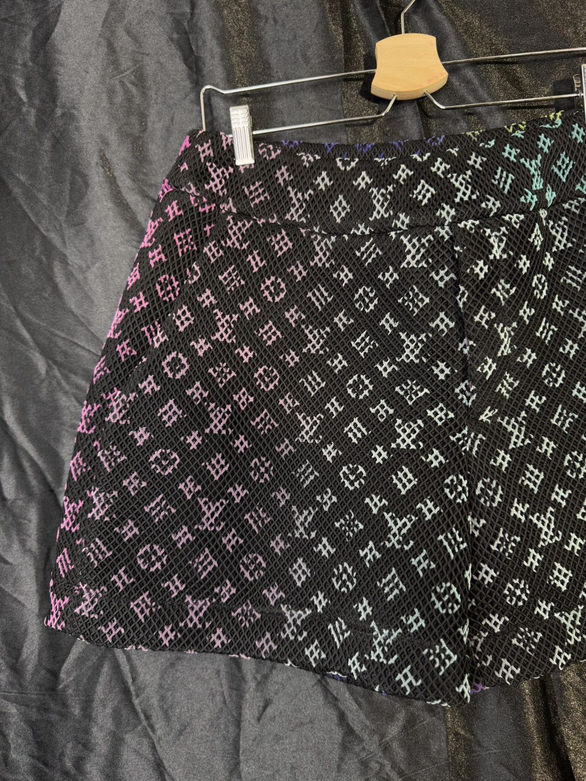 Louis Vuitton Louis Vuitton Multicolor Mesh Shorts Size US 40 / EU 56 - 3 Thumbnail