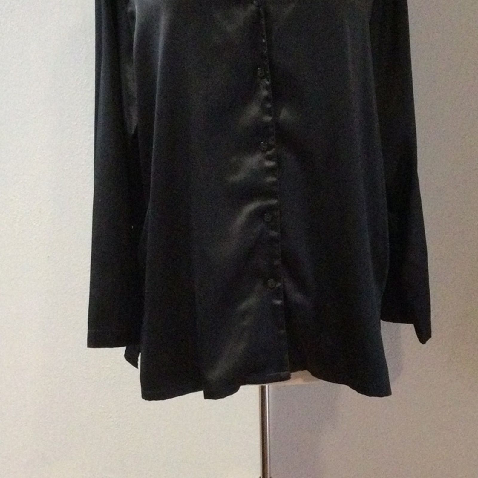 Victoria's Secret Victoria's Secret Black Button Top Bottom Pajama Set Size L Size 32" / US 10 / IT 46 - 4 Thumbnail