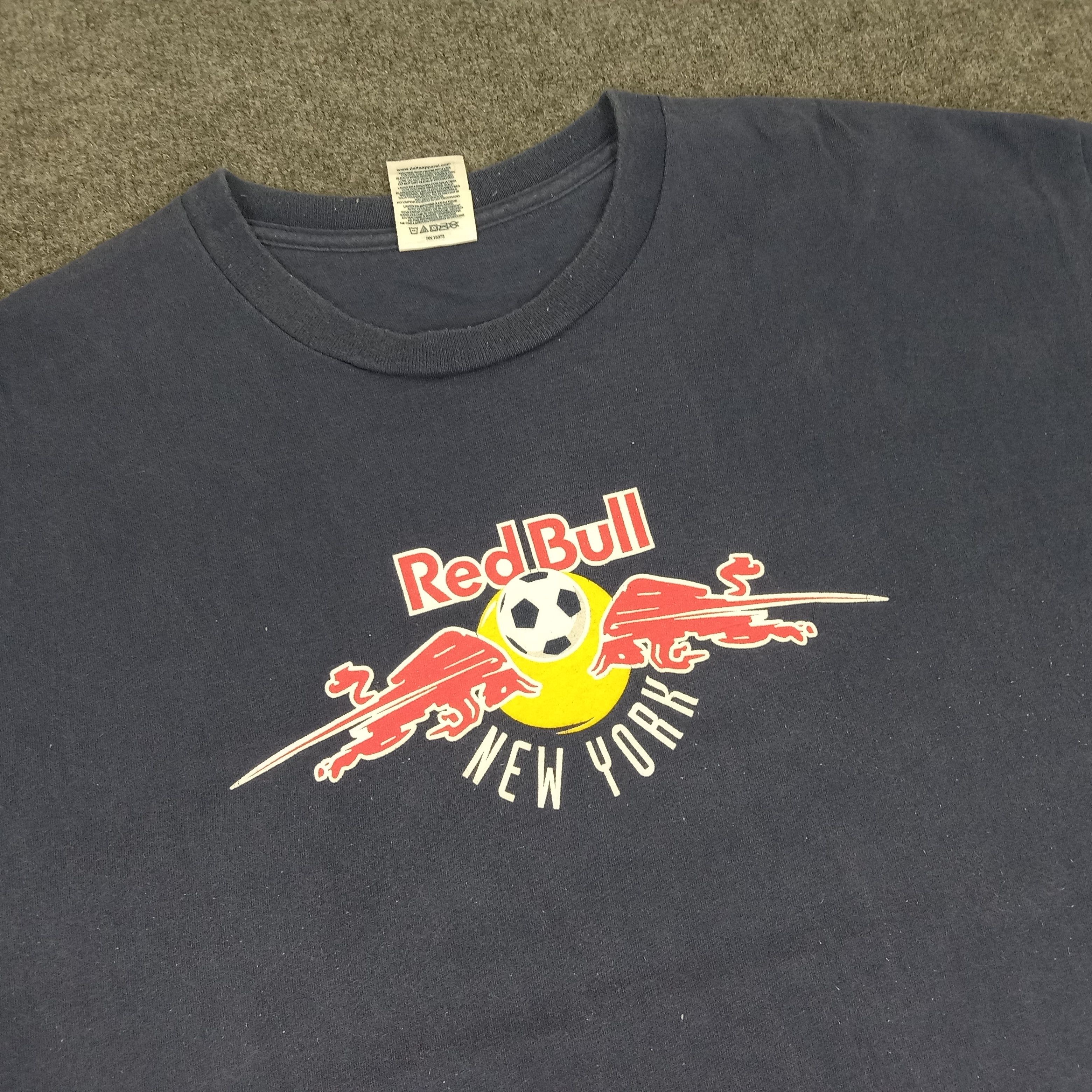 Band Tees × Red Bull × Vintage Red Bull NEW YORK Energy Drink Sportswear Tshirt Size US XL / EU 56 / 4 - 2 Thumbnail