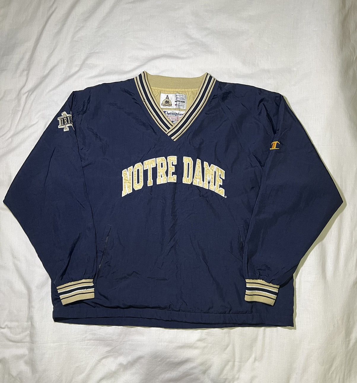 Vintage VINTAGE 90S OVERSIZE NYLON NOTRE DAM SWEATSHIRT FOOTBALL Size US XL / EU 56 / 4 - 12 Thumbnail