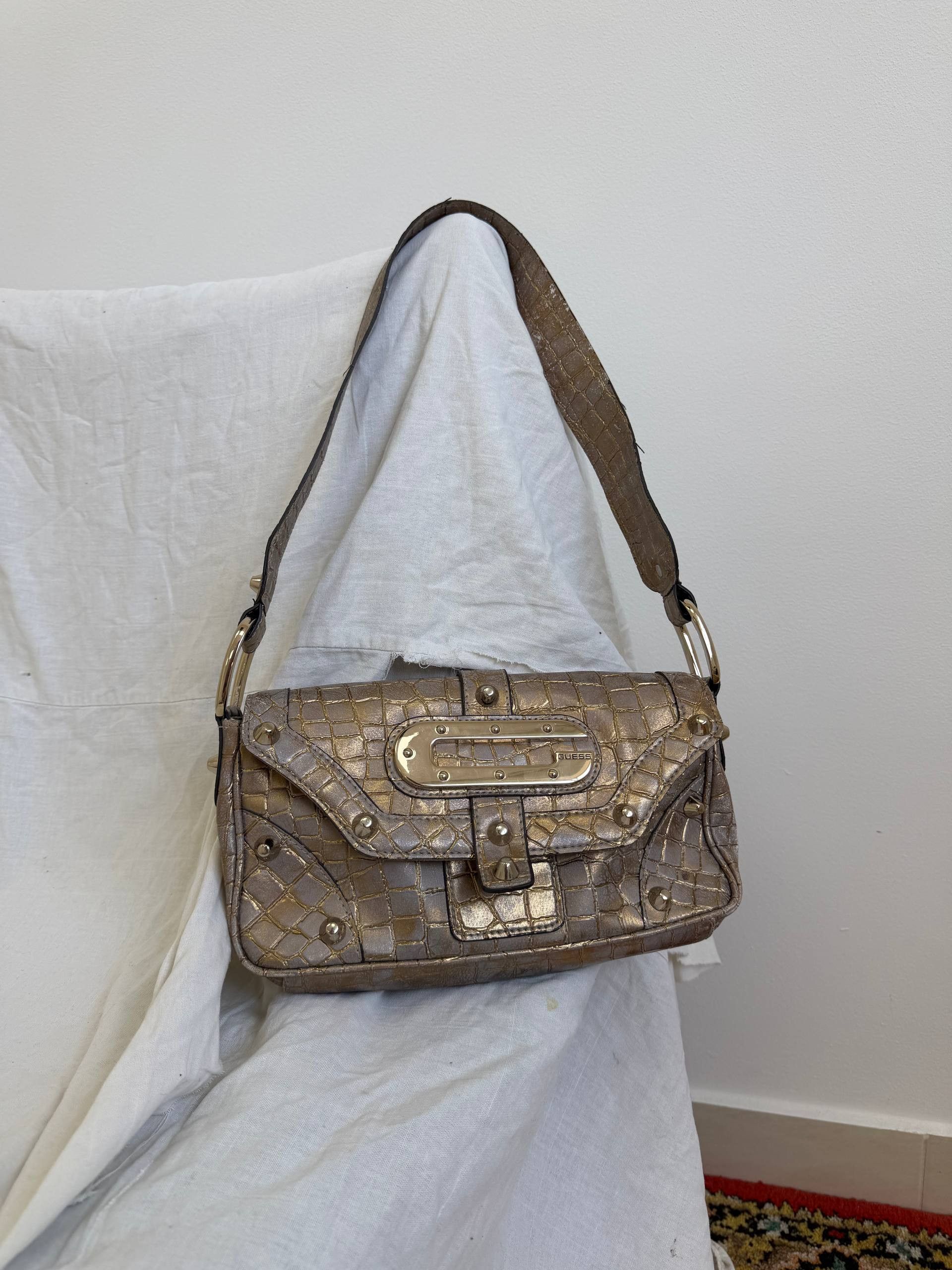 Guess Vintage Luxury Y2K Guess Monogram Logo Shoulder Bag Women’s Size ONE SIZE - 4 Thumbnail