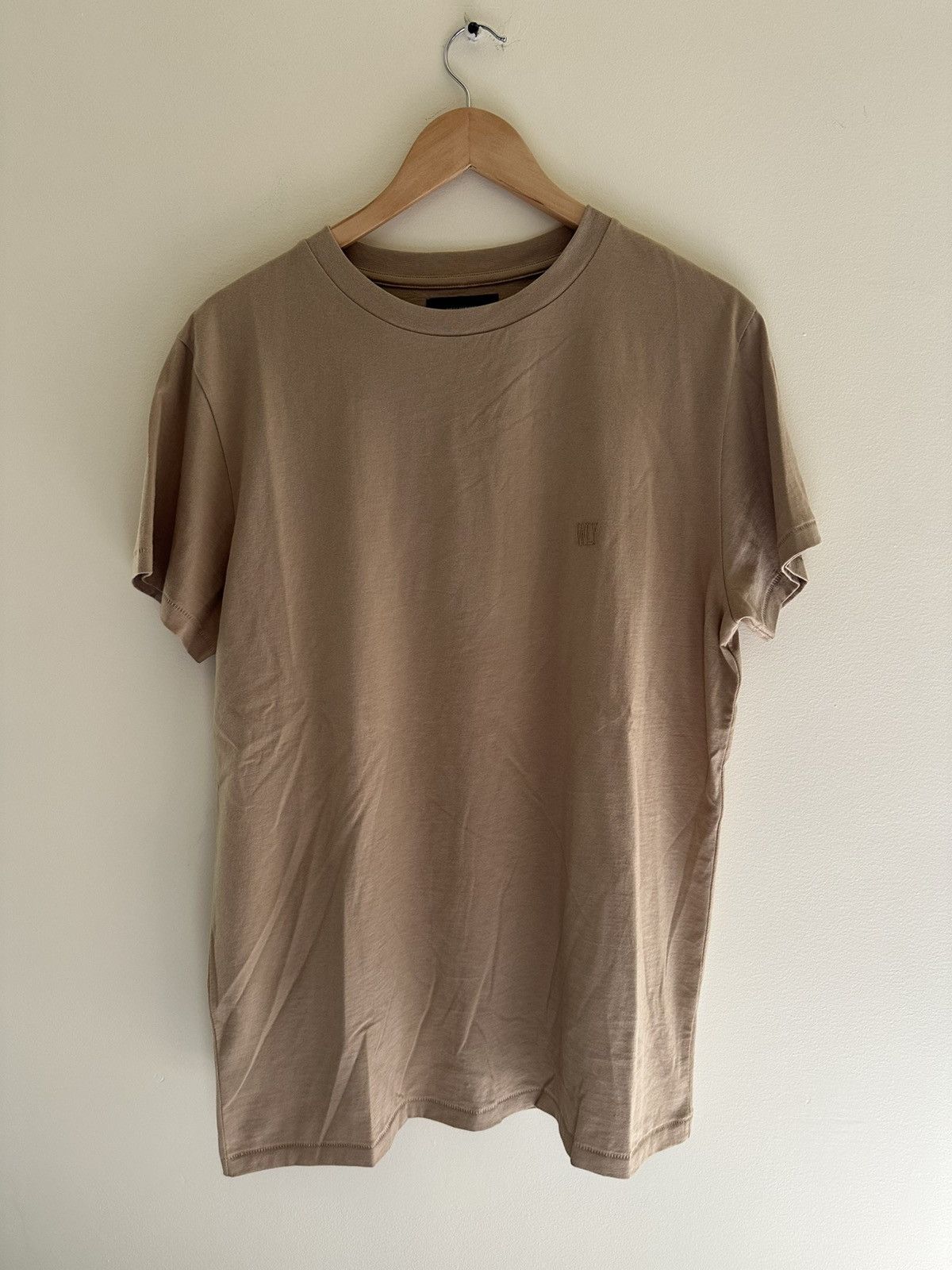 Willy Chavarria Willy Chavarria WLY Minimal Logo Tee – Tan / Beige Size US L / EU 52-54 / 3 - 1 Thumbnail
