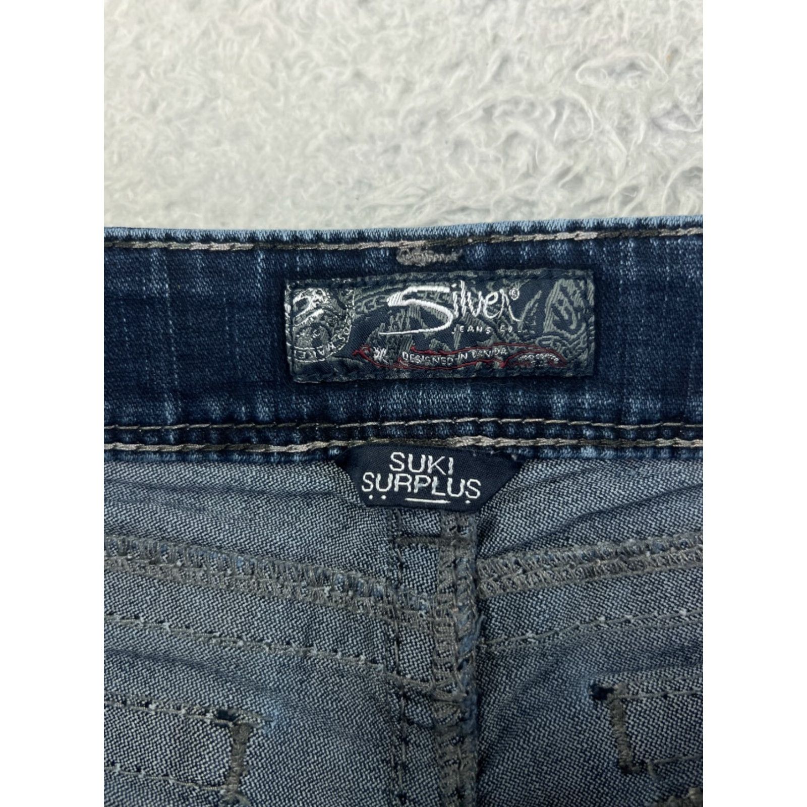 Silver Jeans Co. VINTAGE? No, Silver Jeans Suki Surplus Blue Denim Bootcut Jeans - 31 Waist, 27.5 Inseam, Cotton Blend, Embroidered, Logo, 5-Pocket Womens Jeans Size 24" / US 00 / IT 34 - 3 Thumbnail