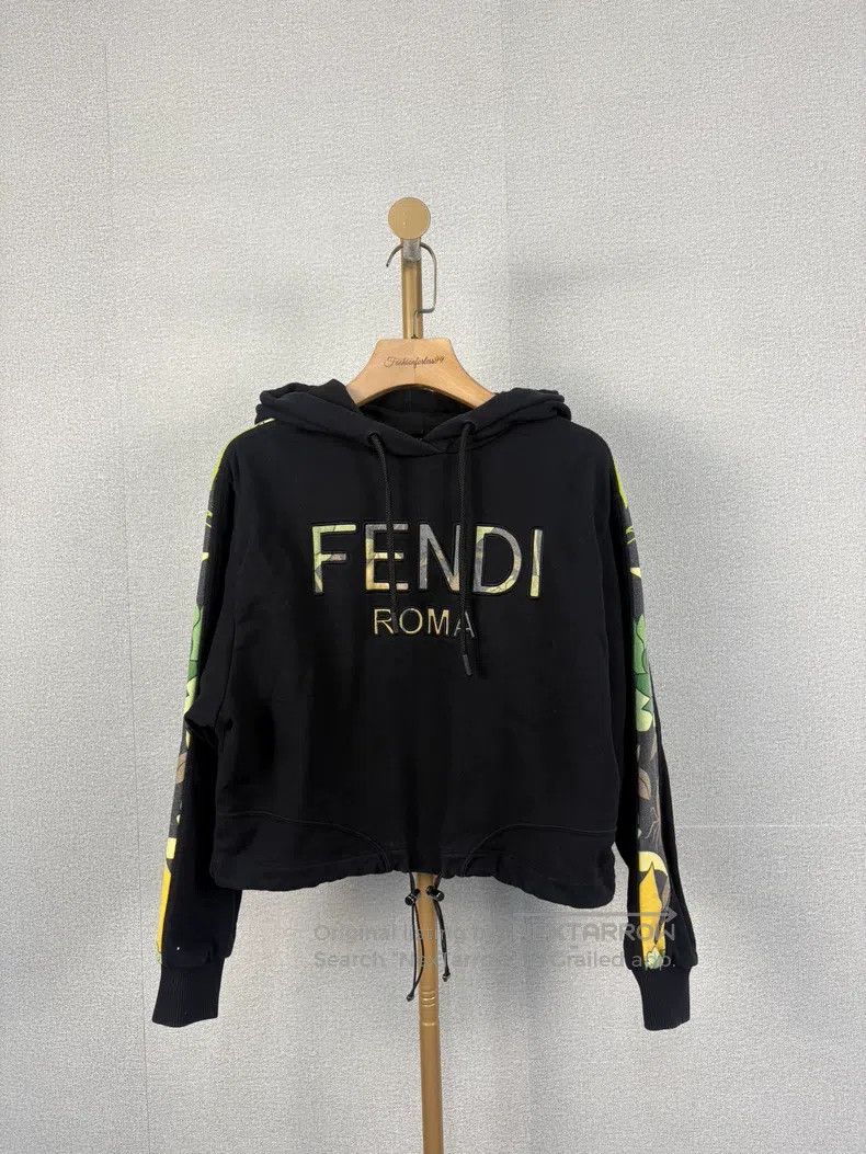 Fendi Fendi Short hooded sweatshirt Size XS / US 0-2 / IT 36-38 - 1 Thumbnail