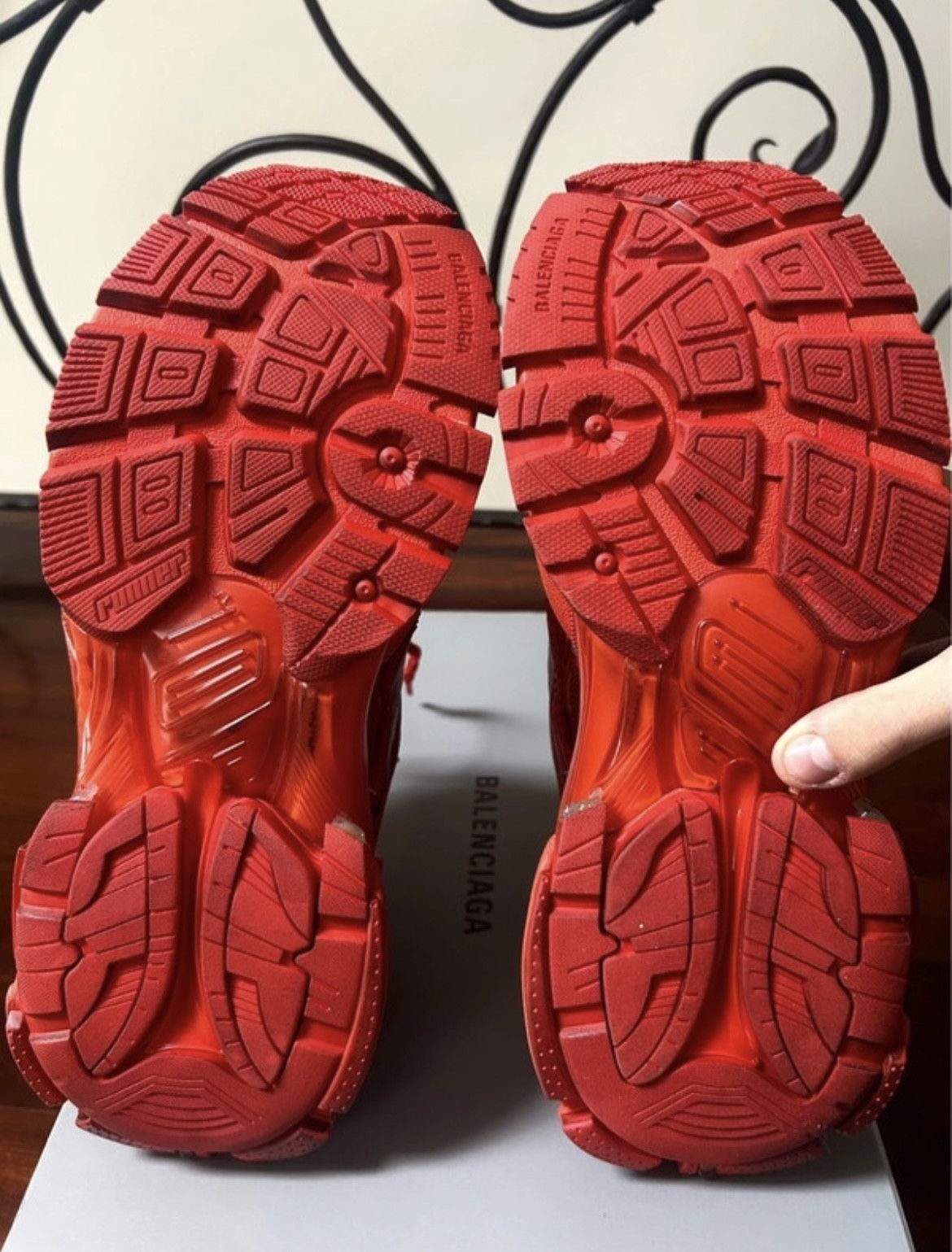 Balenciaga Balenciaga Runner Sneakers Red Size US 9 / EU 42 - 7 Thumbnail
