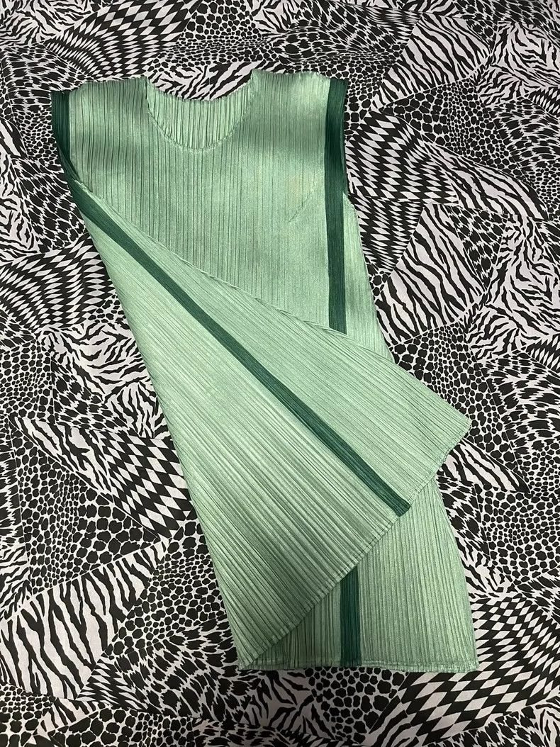 Issey Miyake Issey Miyake Green pleated vest Size L / US 10 / IT 46 - 2 Thumbnail