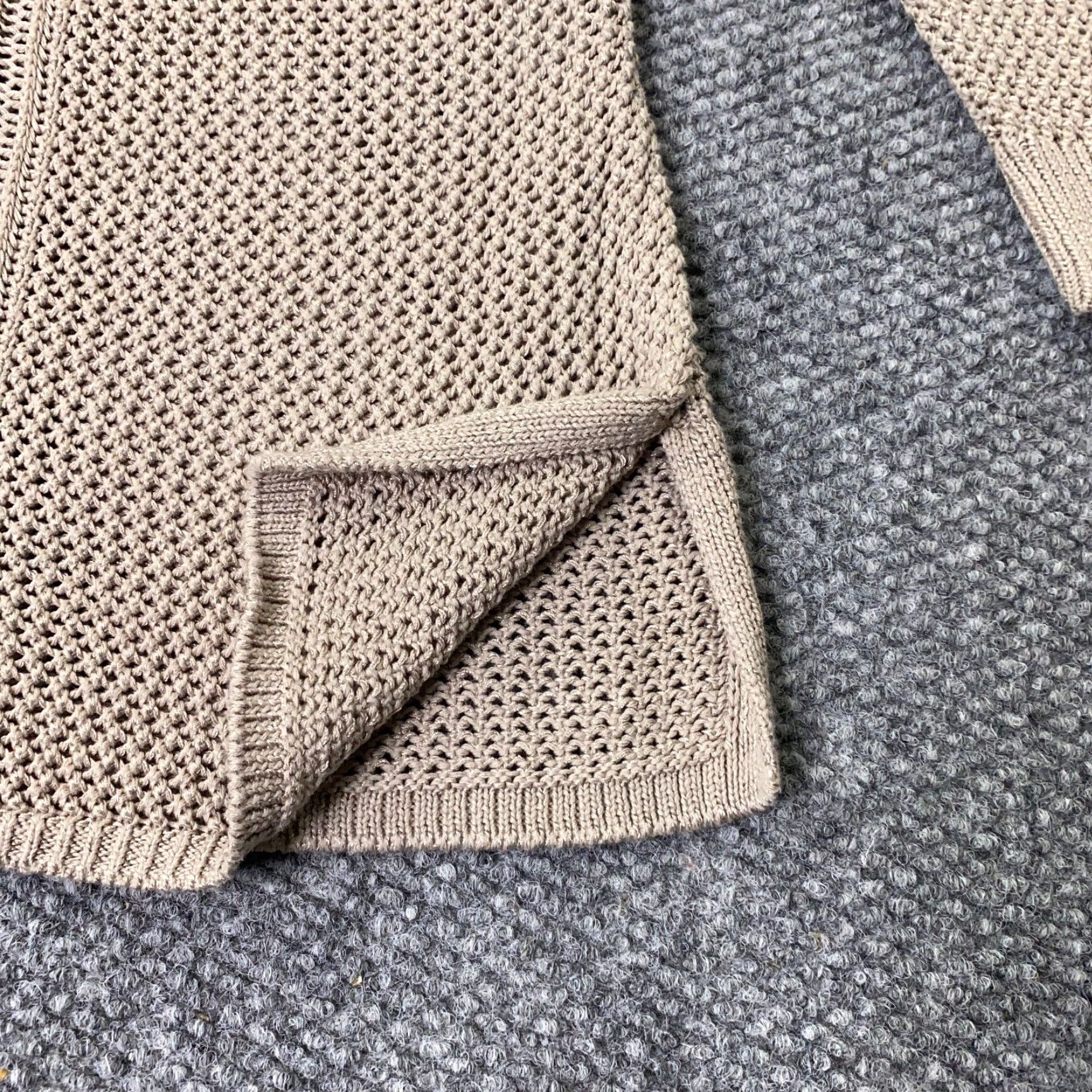 White House Black Market VINTAGE White House Black Market Womens Sweater XS Beige Open Knit Side Slit 3/4 Sleeves Size XS / US 0-2 / IT 36-38 - 6 Thumbnail