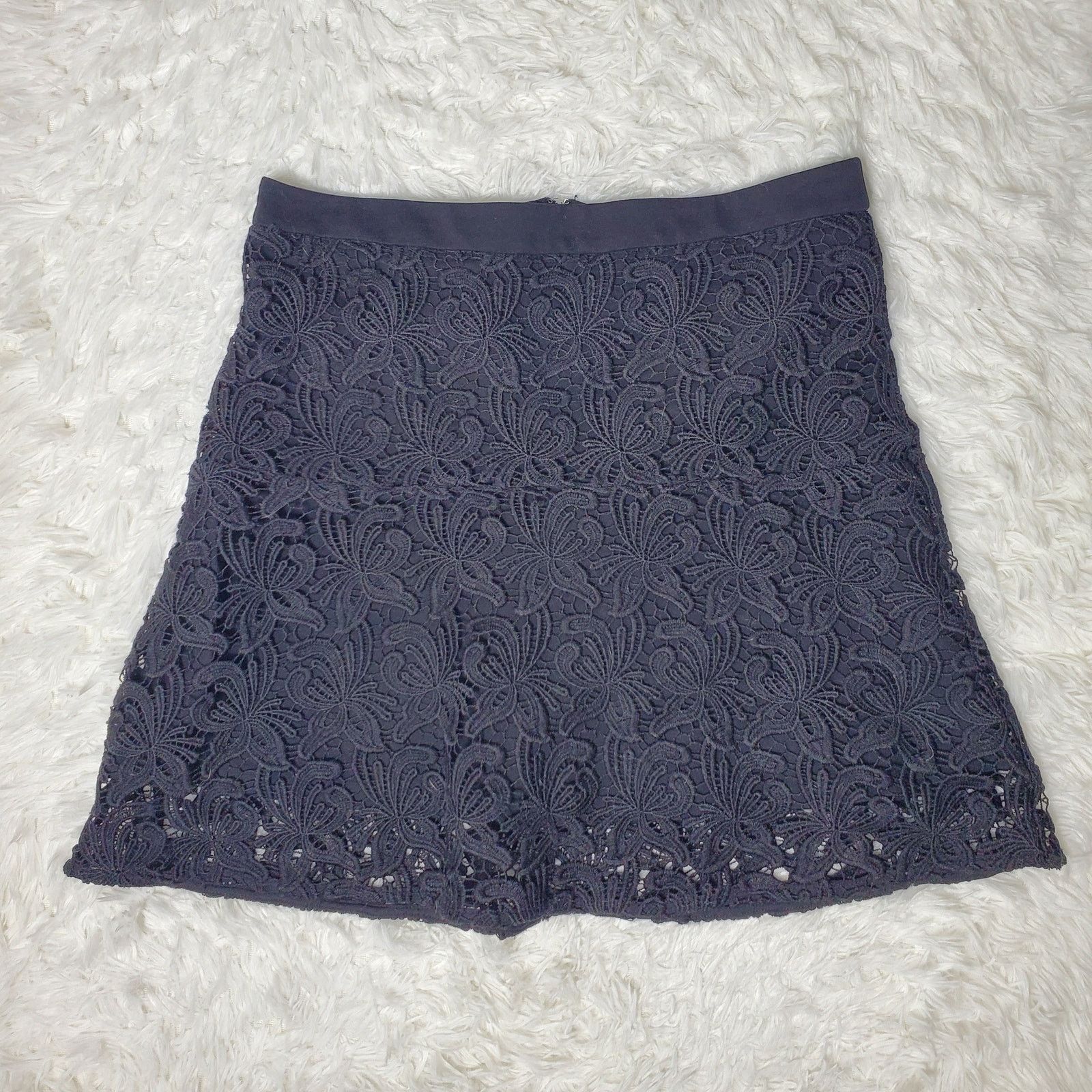 Loft Loft Black Lace Ponte Skirt Small Size 27" / US 4 / IT 40 - 3 Thumbnail
