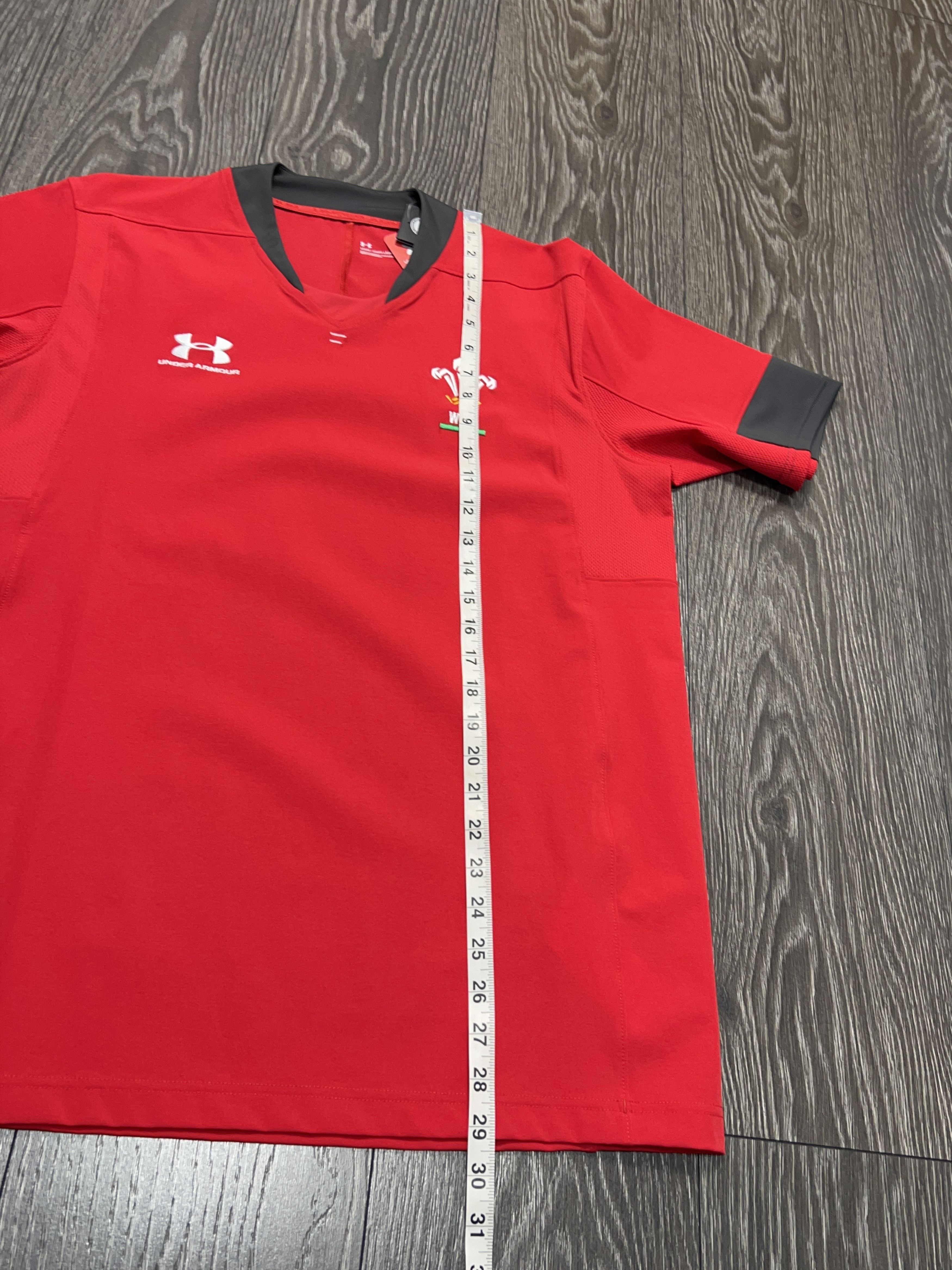 Under Armour Mens Wales Rugby Union Jersey Shirt Red Size L 50-52 Loose Size US L / EU 52-54 / 3 - 8 Thumbnail