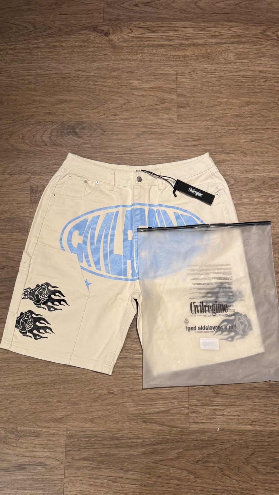 Civil Regime Civil Regime Graphic Shorts – Size 34 Size US 34 / EU 50 - 2 Thumbnail