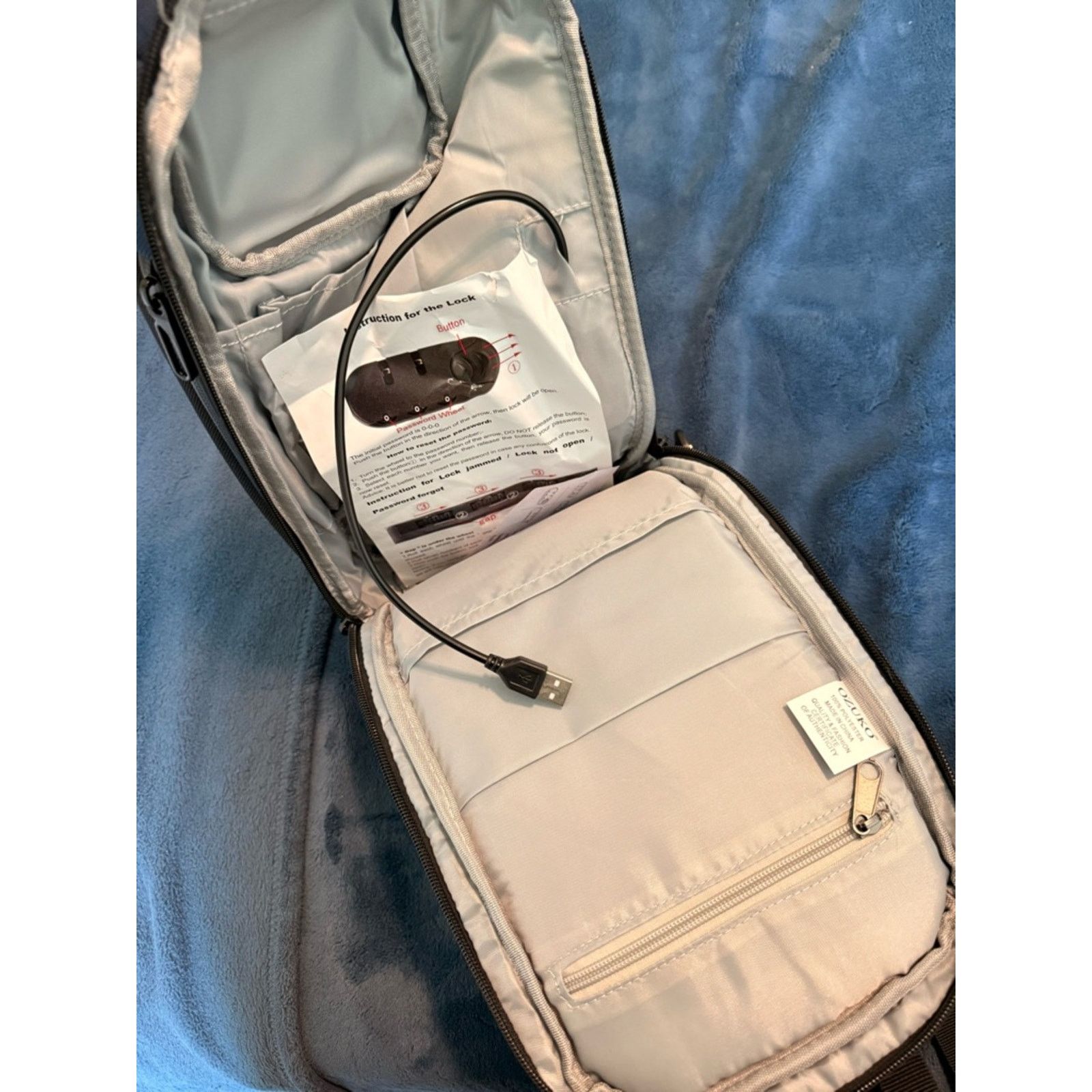 & Other Stories Navy Anti-Theft Sling Backpack for Men Size ONE SIZE - 6 Thumbnail