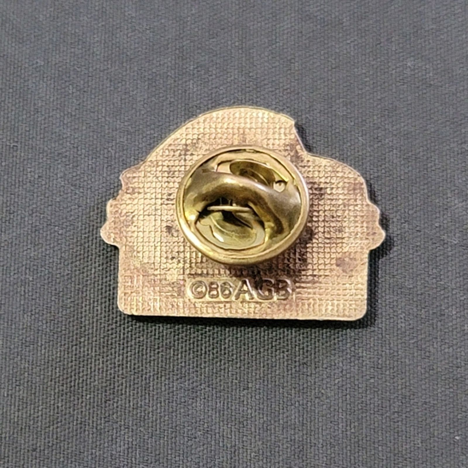 The Unbranded Brand Vtg 1986 Boogie Buggy VW Volkswagen Beetle Bug Lapel Pin Size ONE SIZE - 2 Thumbnail