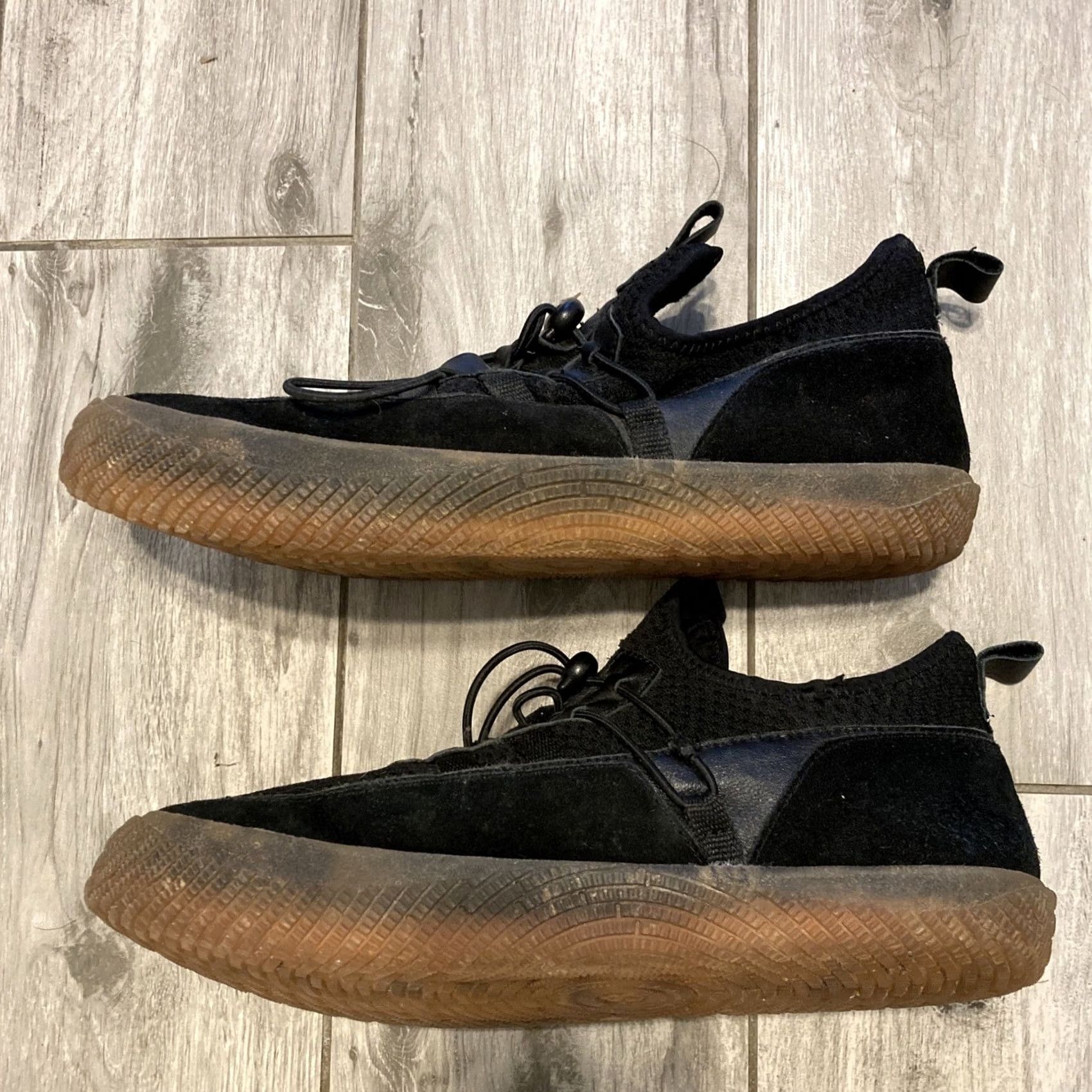 Vintage Hybrid Green Label The Artful Low-Top Sneaker US 10 Men Black Walking Shoes Athletic Art 2010s Size US 9 / EU 42 - 3 Thumbnail