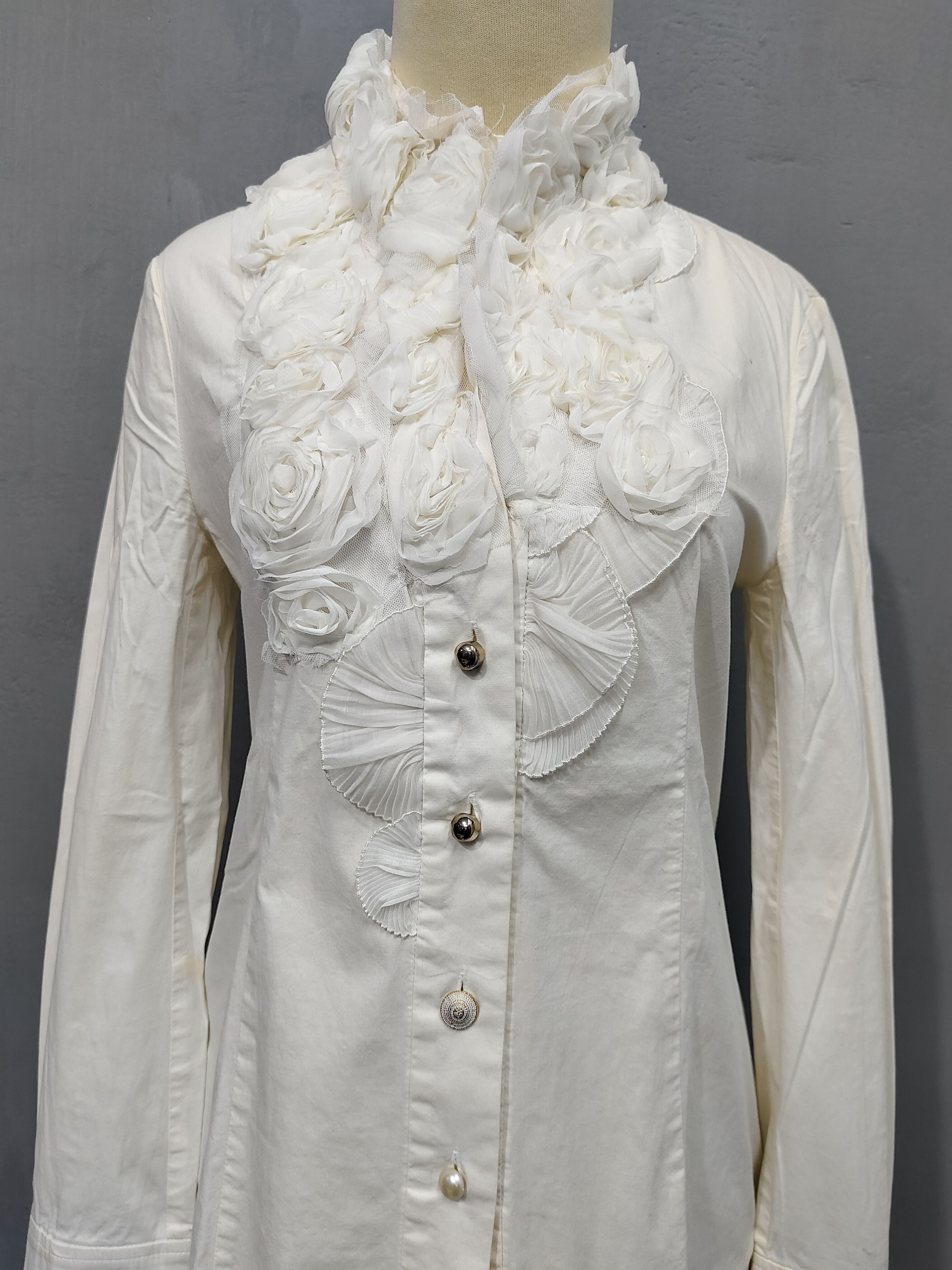 Seditionaries OZ O'2nd❤️‍🔥Romantic Ruffle Rosette Applique Tailored Shirt Size M / US 6-8 / IT 42-44 - 2 Thumbnail